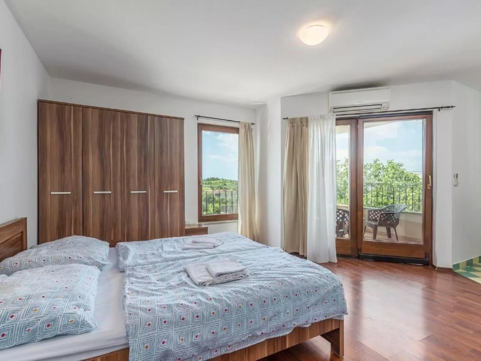 Villa Undina-schönes Haus für große Gruppen-Binnen