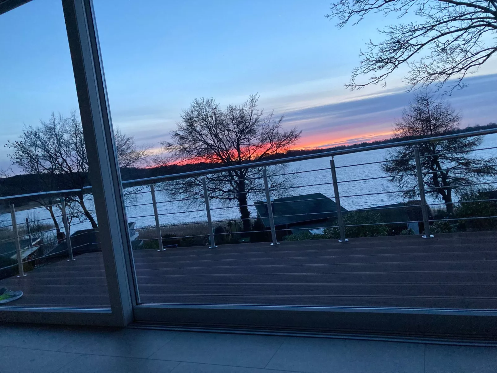 In Klingberg mit Seeblick-Buiten