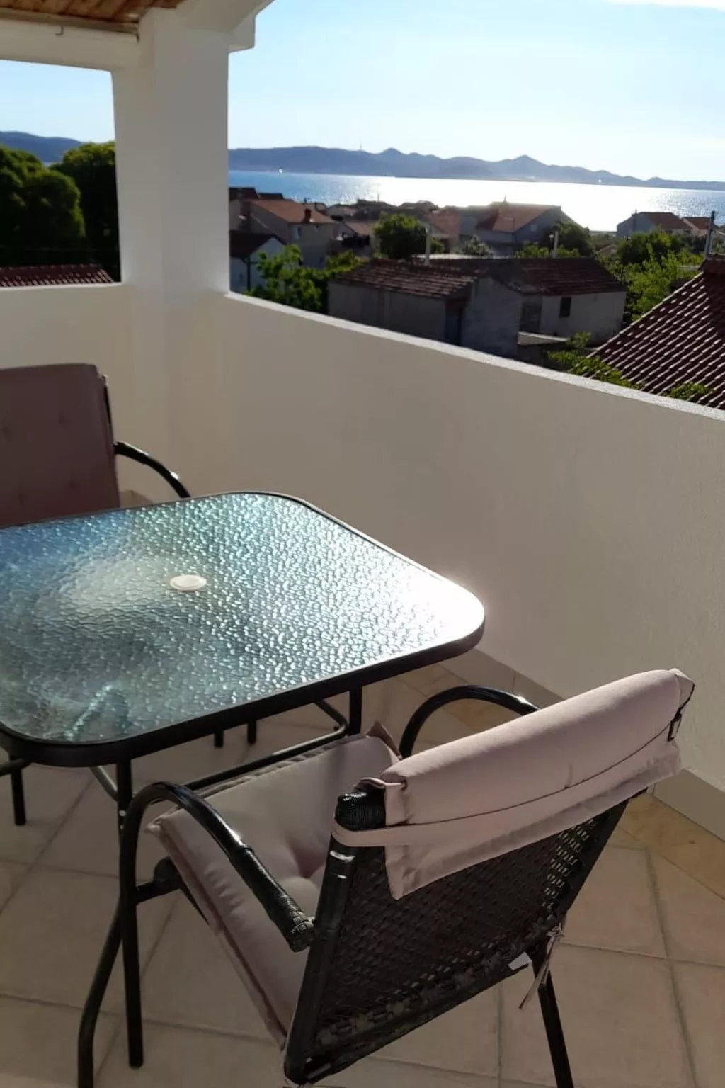 Mit Blick auf das Wasser-Buiten