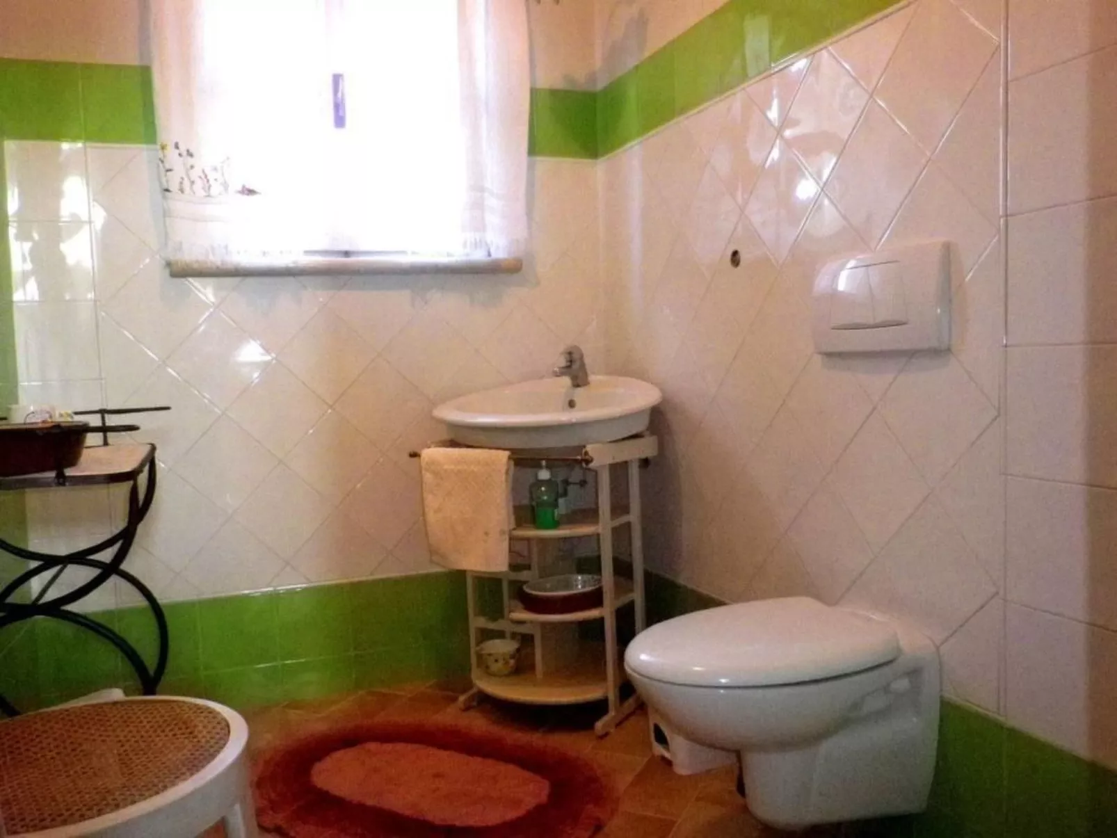 'Adri' mit Wasserblick-Image-tags.info