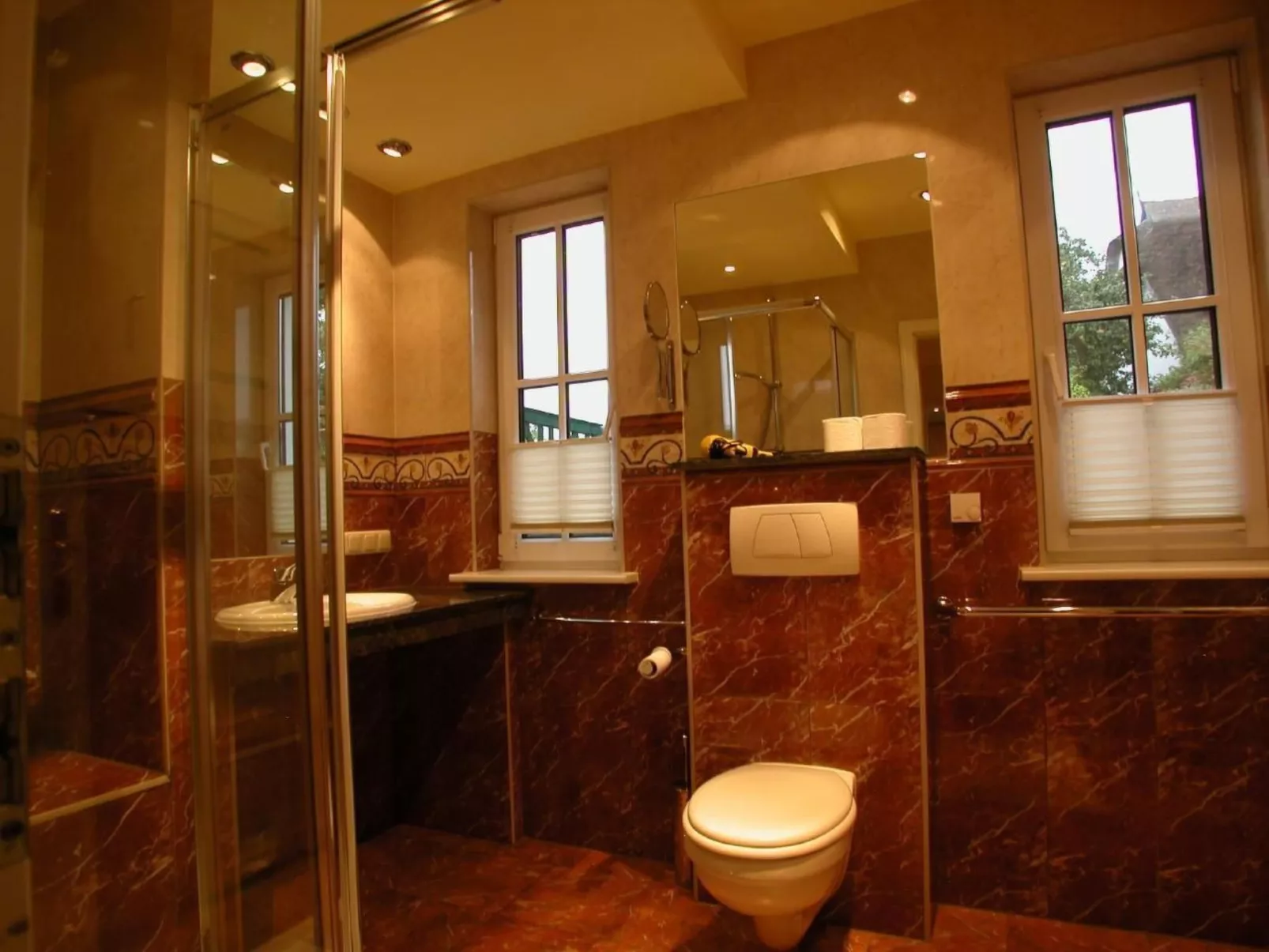 Haus Komoran-Image-tags.info