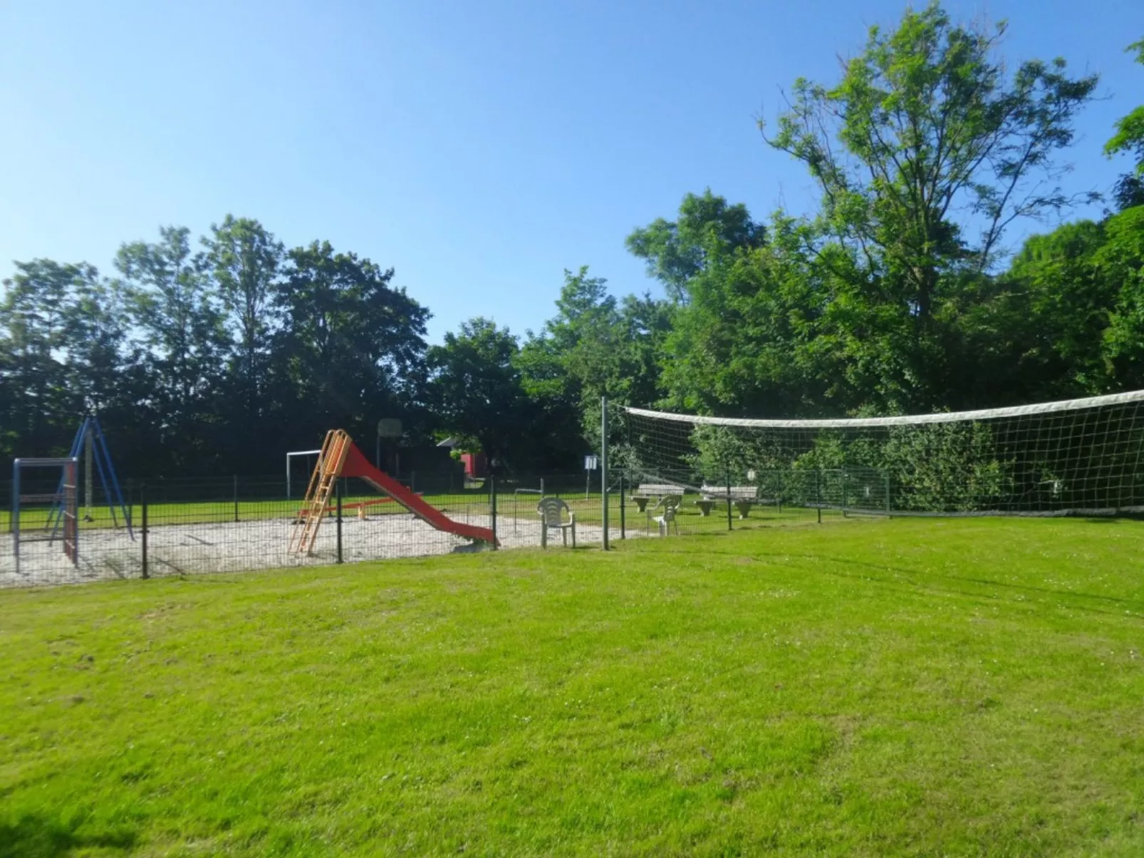 170 Platz an Sonne-Buiten