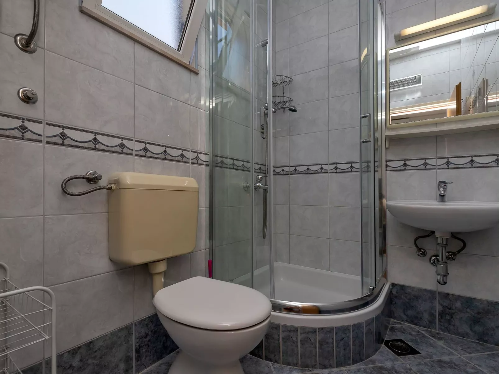 ★4Schlafzimmer★Freies Parken★GroßerBalkon★Apt Bugenvilija-Binnen