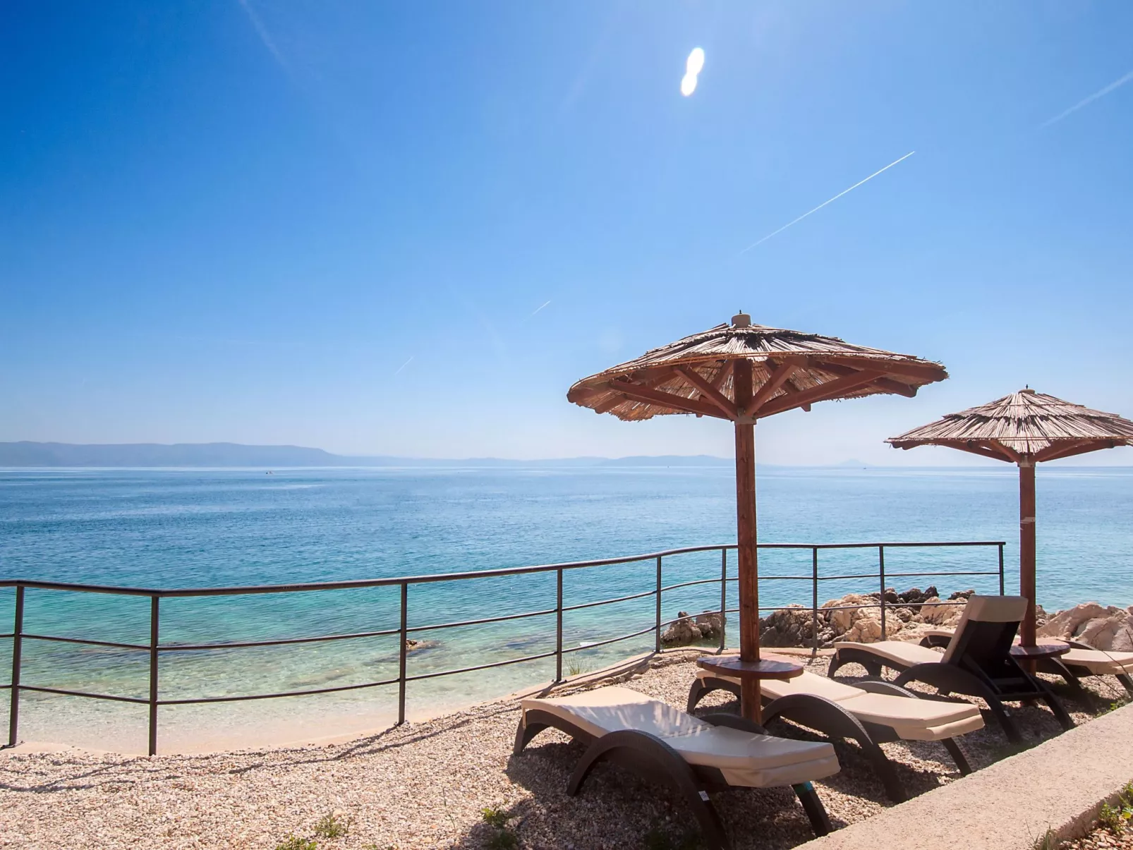 Drei-Zimmer-Wohnung in der Nähe des Meeres-Buiten