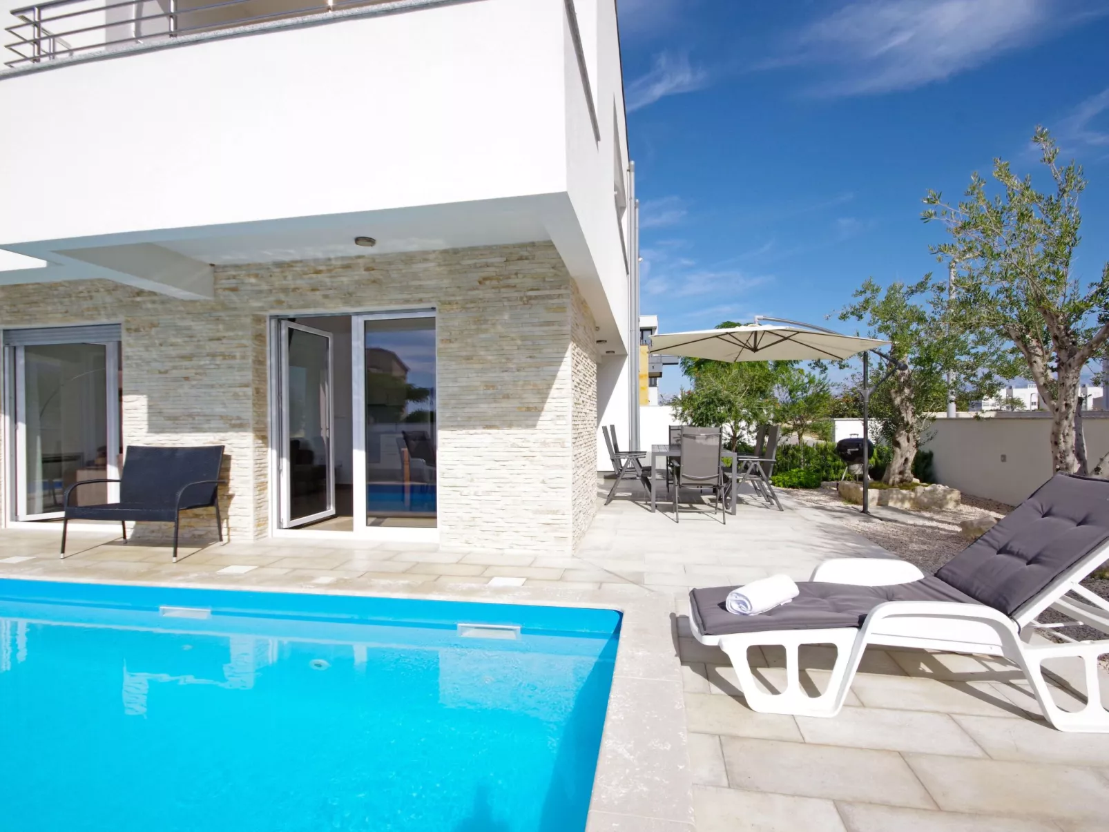 Apartment 1 Laura-Buiten