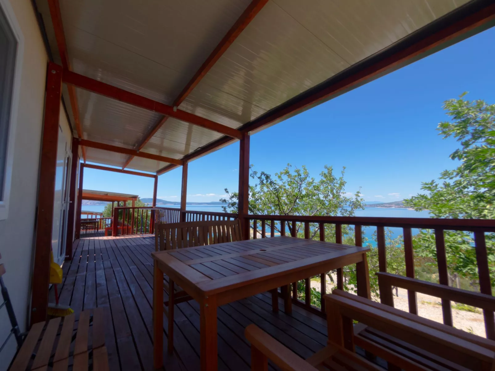 Mobilheim "Adria Family" mit Pool-Buiten