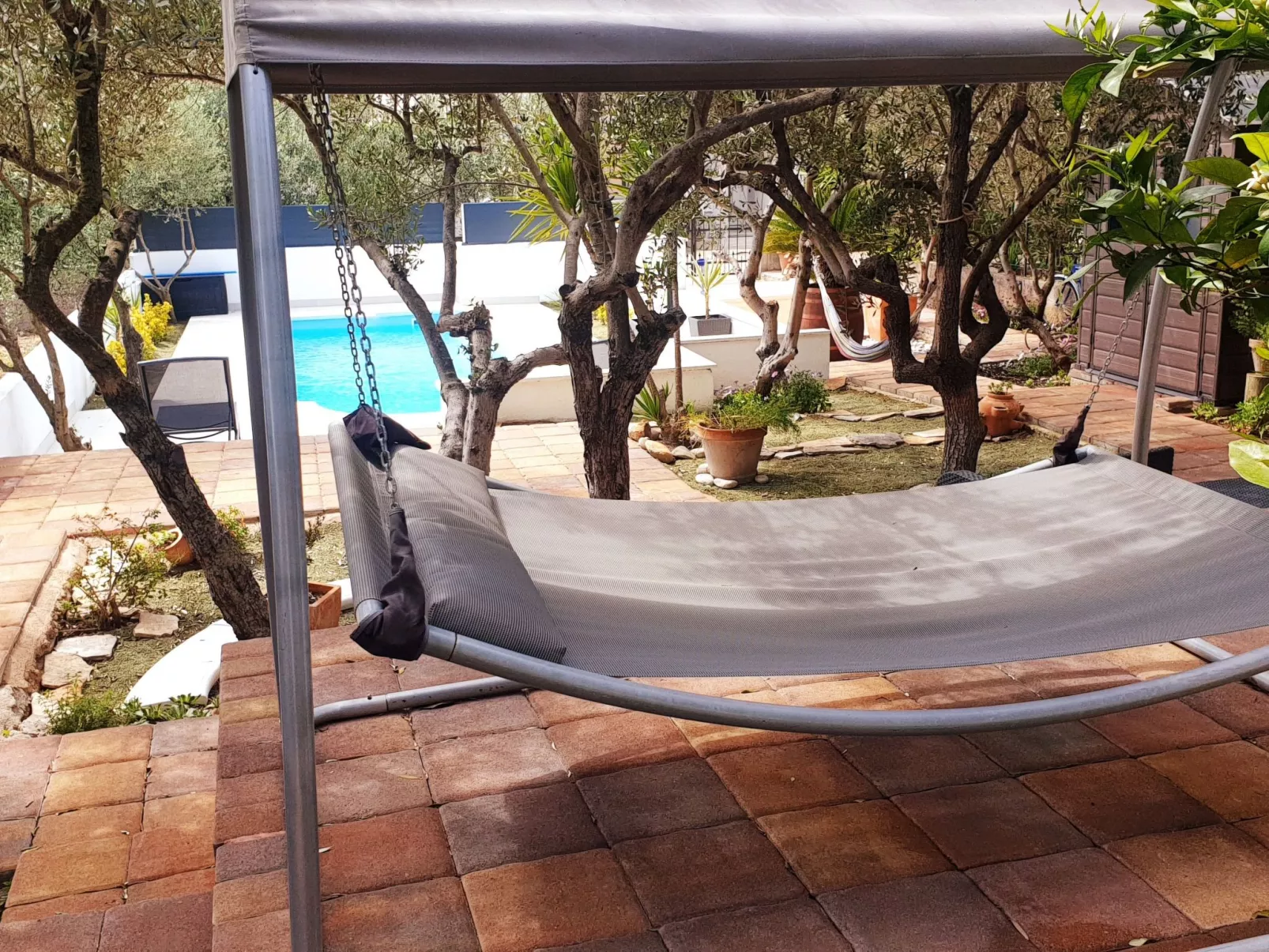 Geräumiges Ferienhaus mit Terrasse und Garten-Buiten