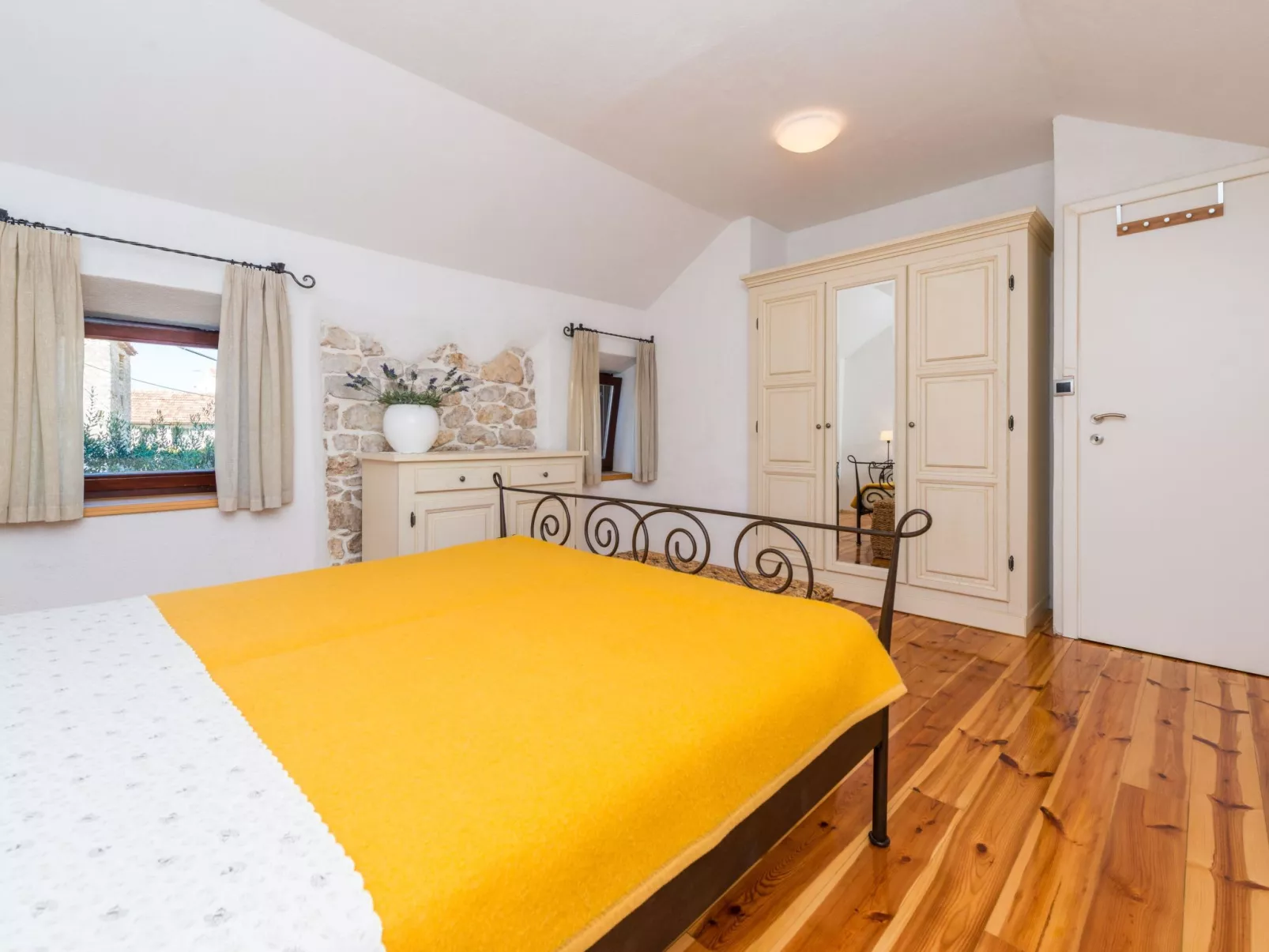 In Sukošan mit Privatem Garten-Binnen