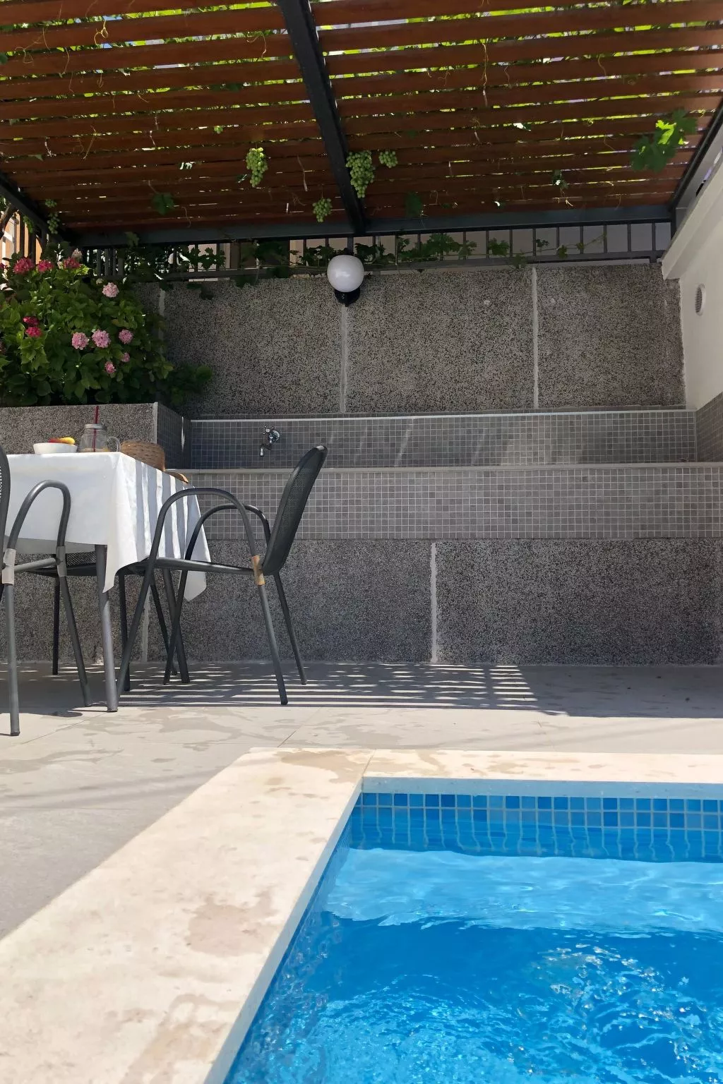 Casa Divani Apartment mit Pool für einen angenehmen Aufenthalt-Buiten