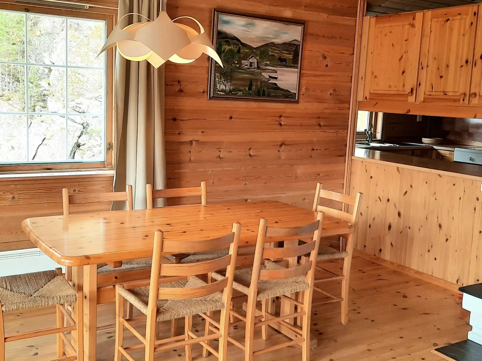 Häuschen mit Blick auf das Wasser-Image-tags.info