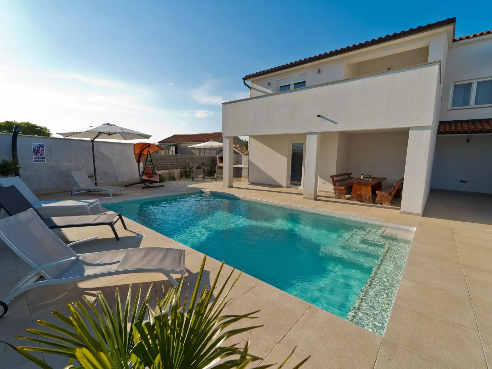 Luka mit Pool, gelegen in Pula-Image-tags.info