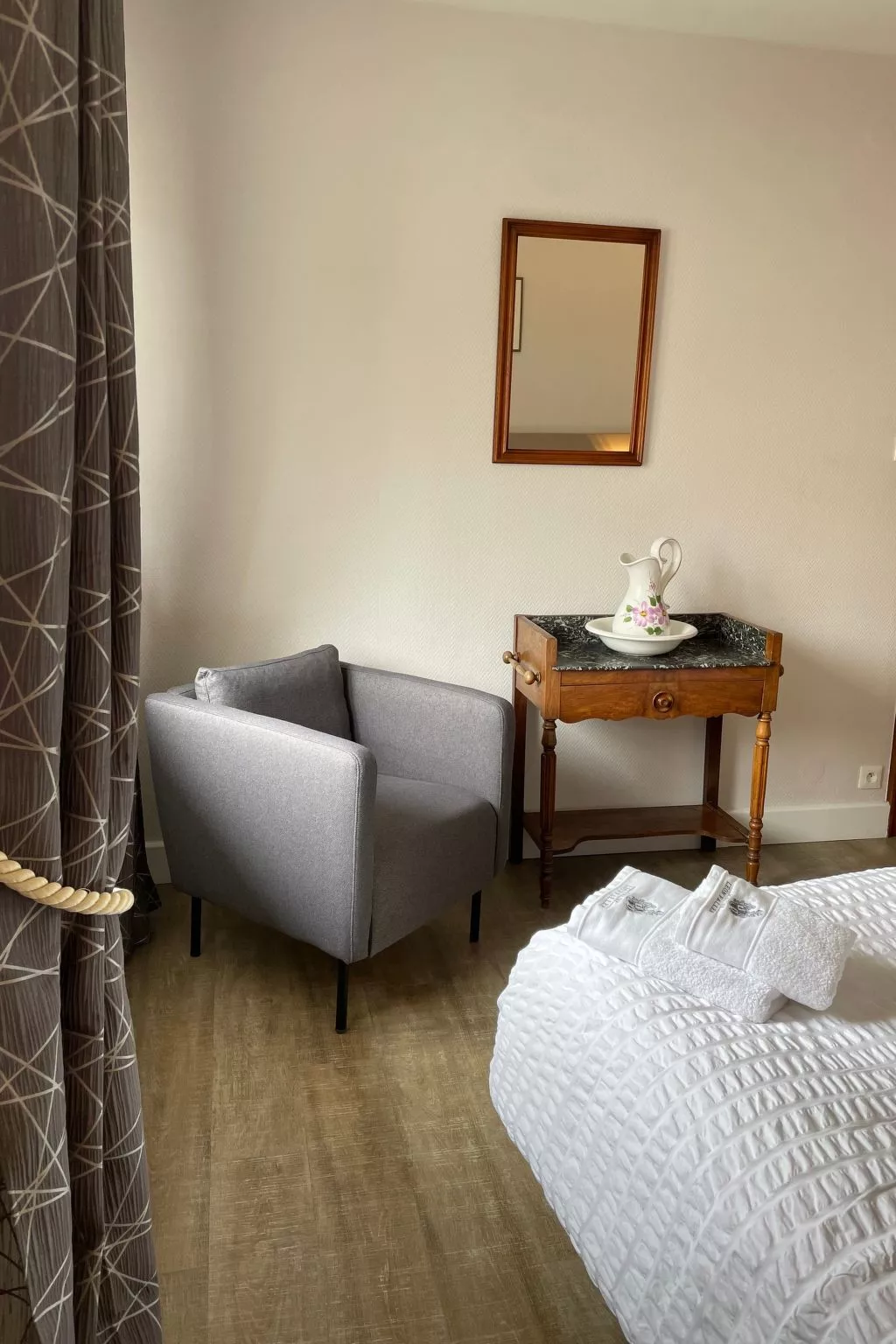 Große Ferienwohnung Gite mit Terrasse-Image-tags.info