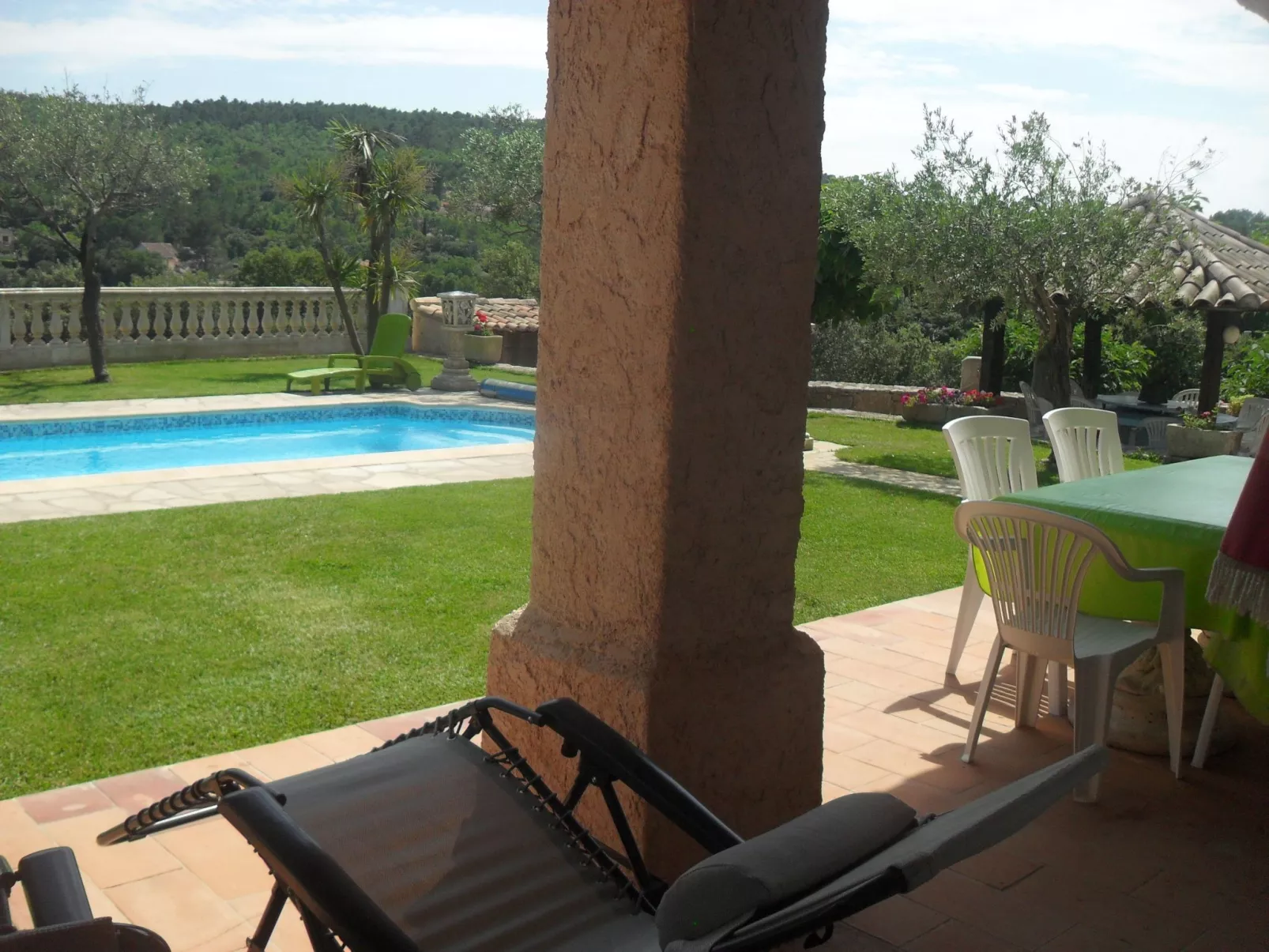 Beheizter Pool ab Mitte April-Buiten