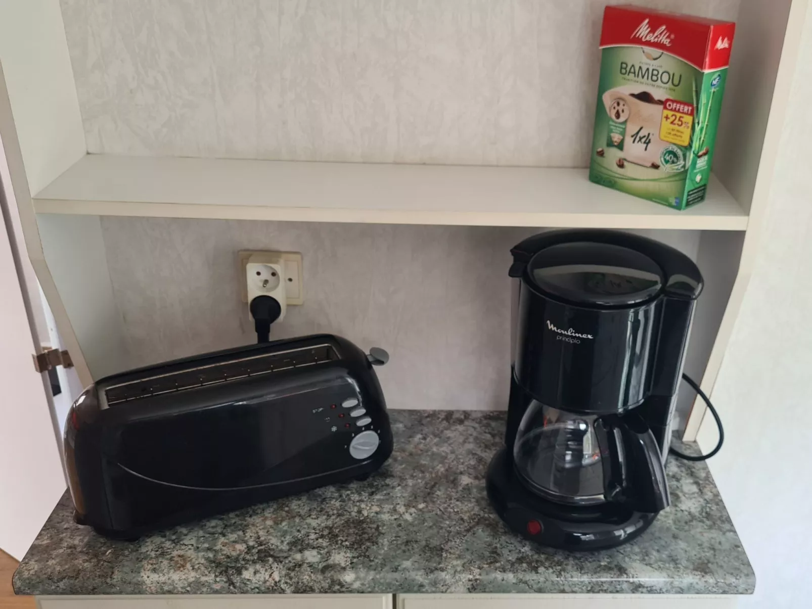 Mobiles Haus mit Blick auf das Wasser-Binnen