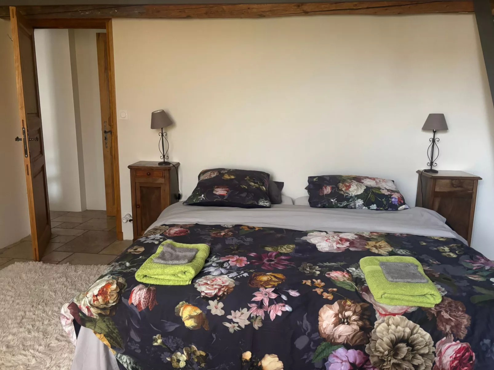 Dorfhaus in provencal mit Pool-Binnen