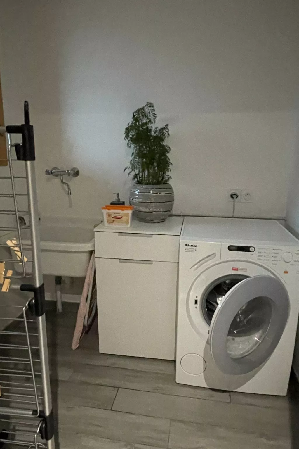 Das ruhige Les Grangettes mit Seeblick-Image-tags.info