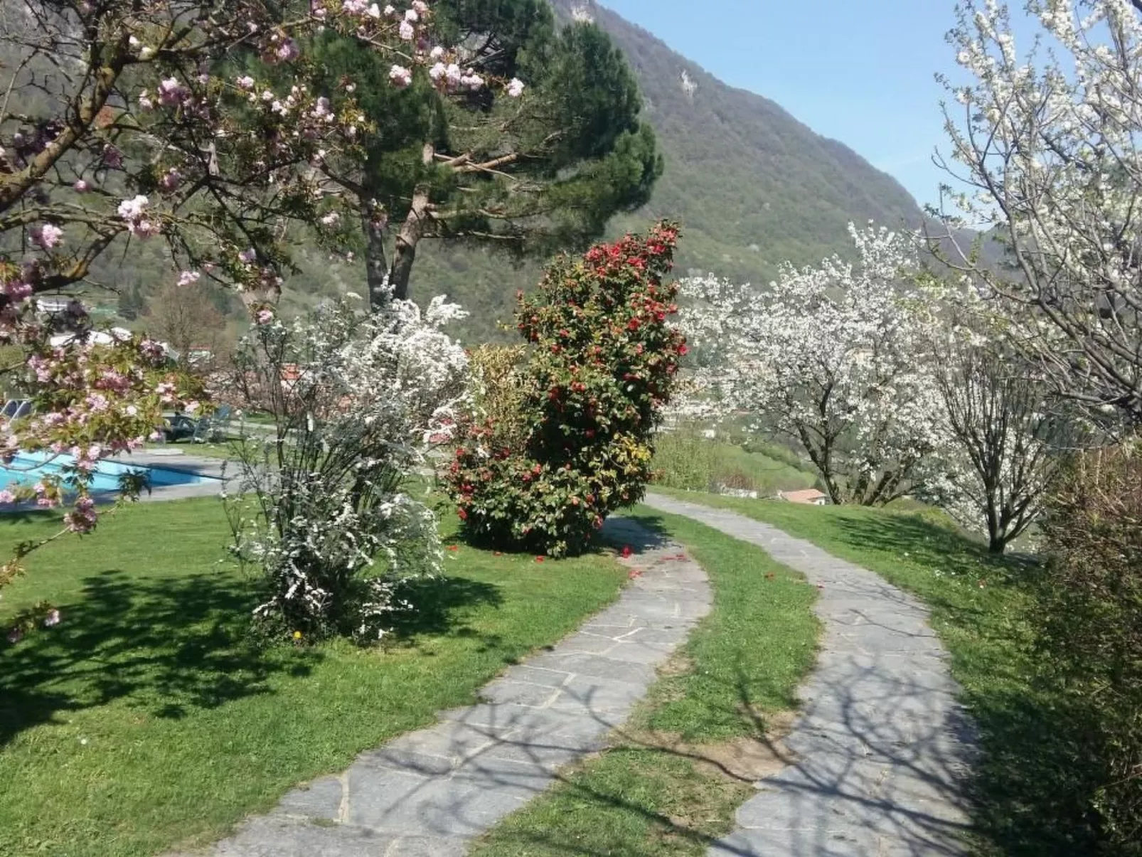 Casa primavera-Buiten