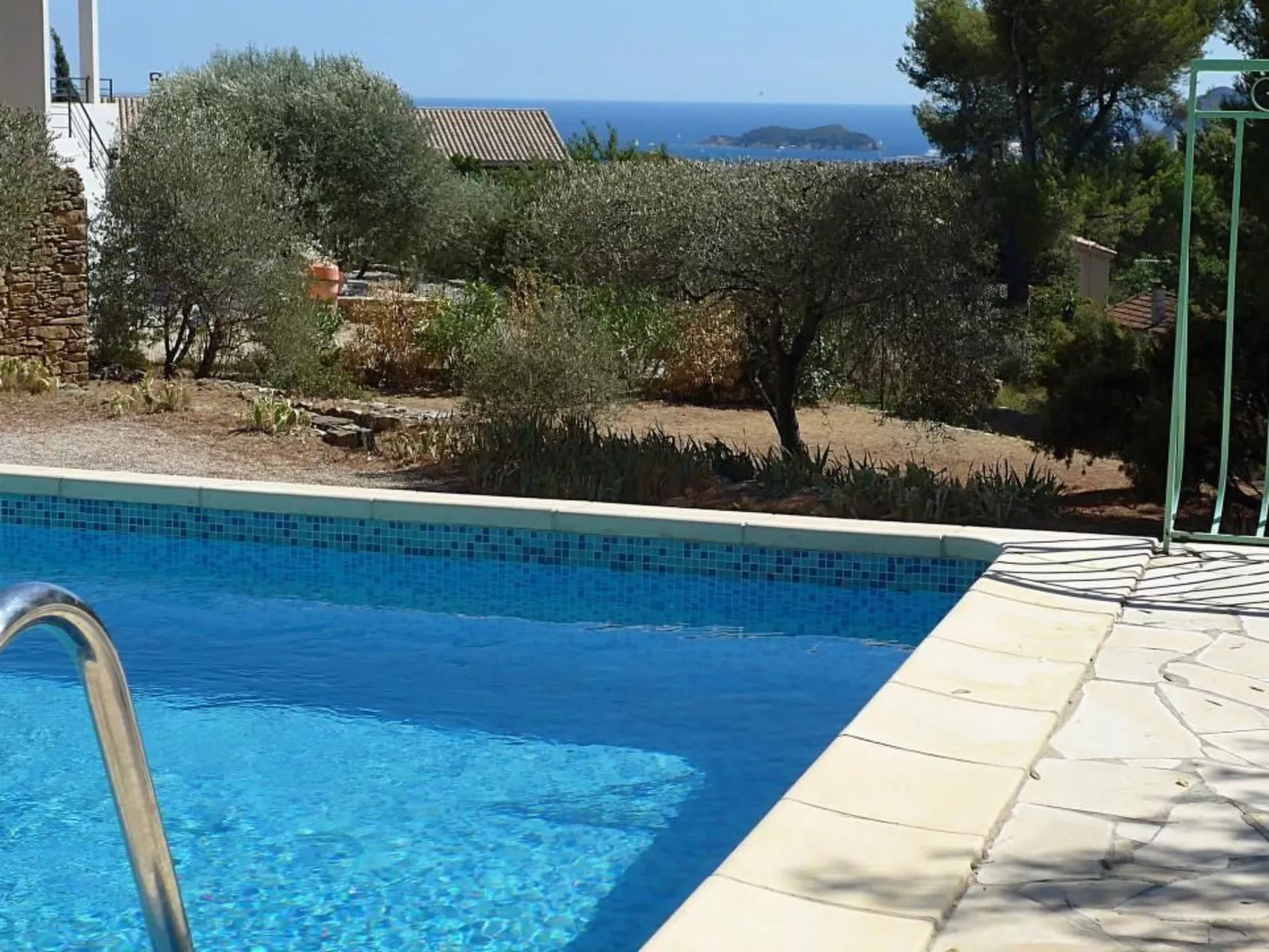 Villa und Pool mit Meerblick nur für Sie - Buiten