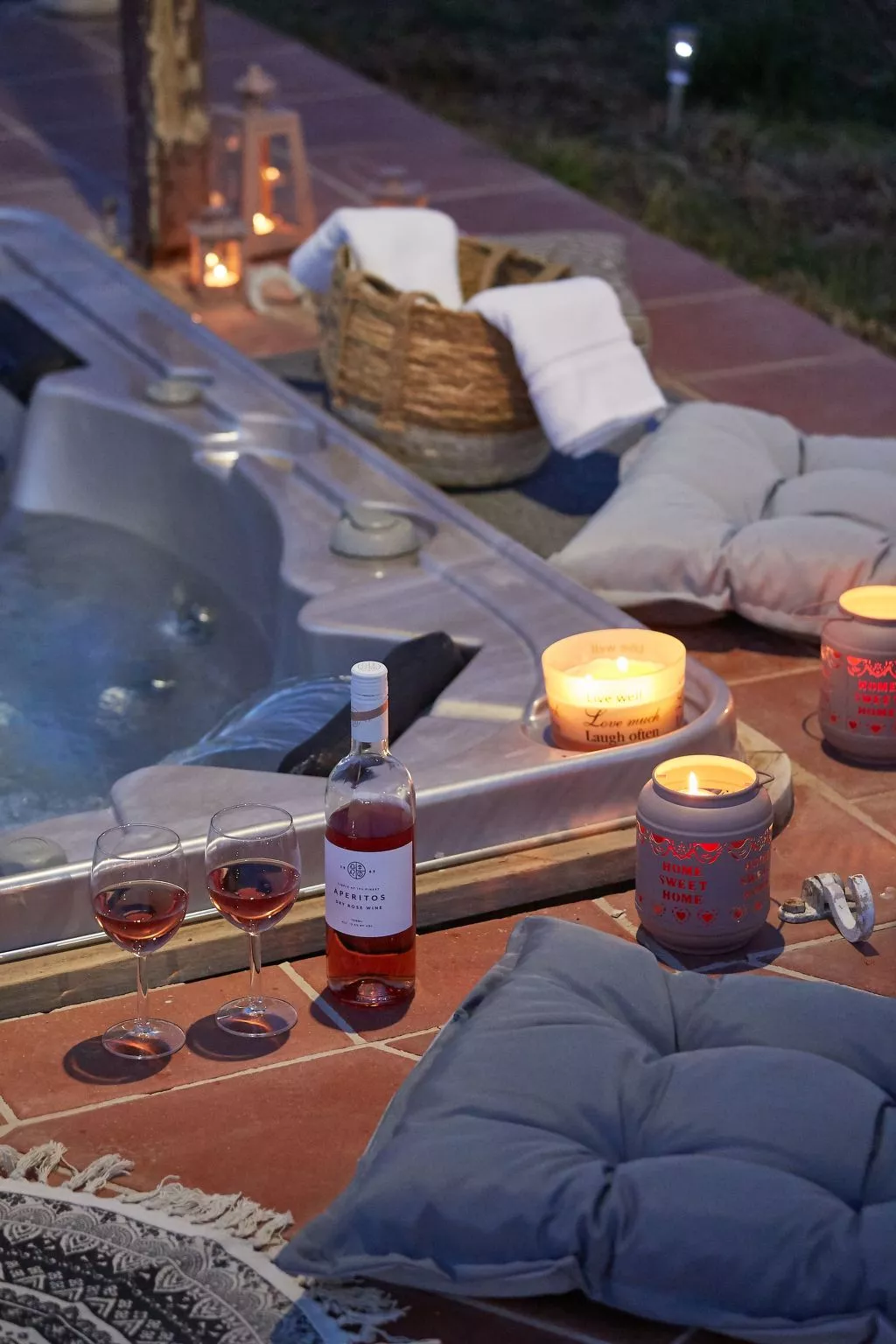 Villa Dennis Euthoria Rückzugsort-Buiten