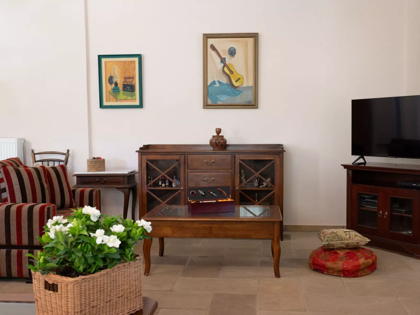 Wunderschönes Haus in Nea Tirintha mit privatem Parkplatz-Binnen