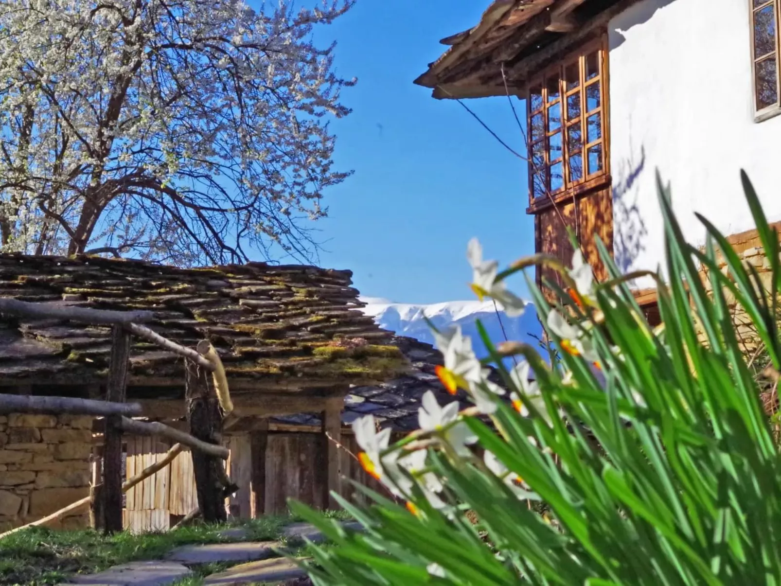 Authentisches Haus mit Bergblick - Karashka-Image-tags.info