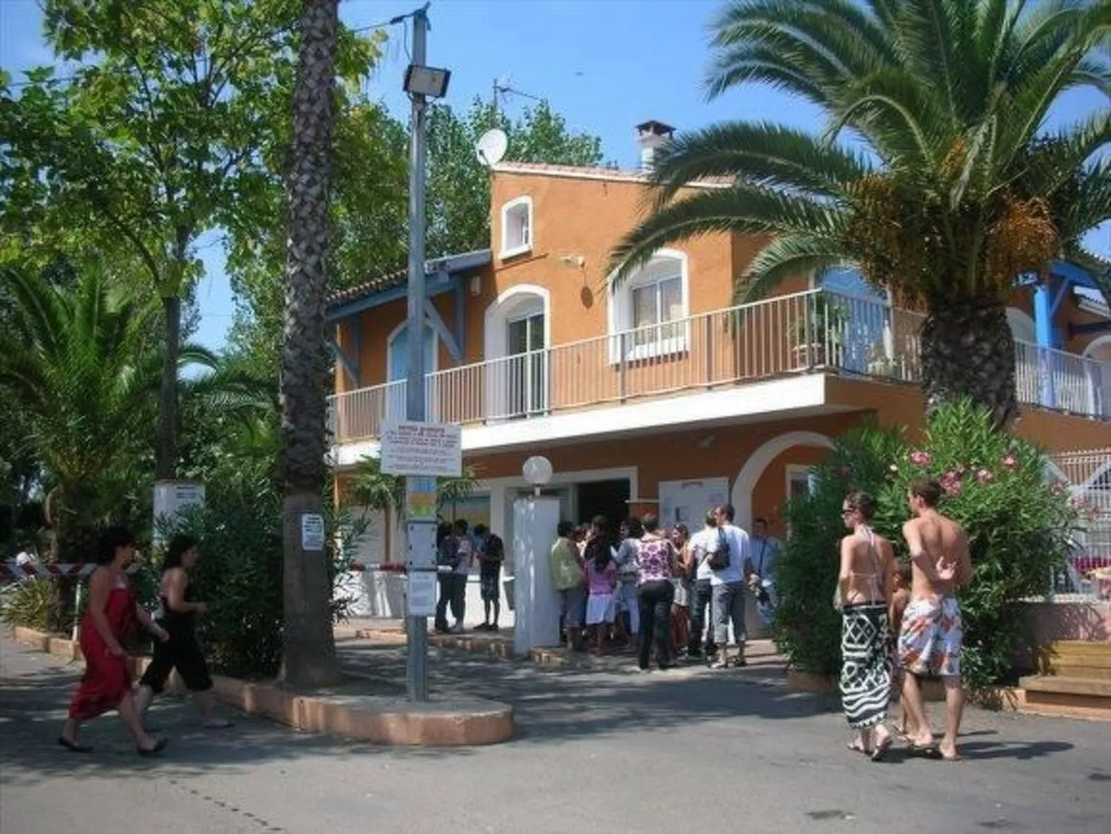 Mobilheim mit Terrasse-Buiten