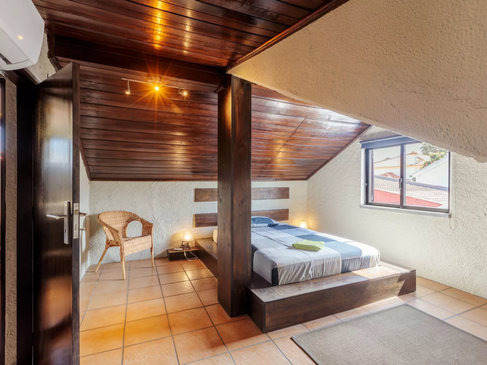 Aroeira Pool House-Binnen