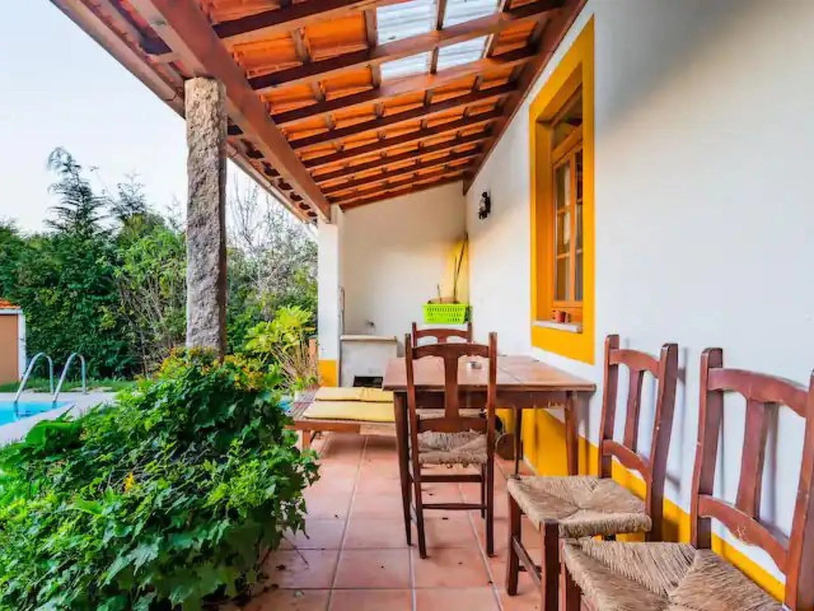 Mit Garten, Grill und Terrasse-Buiten