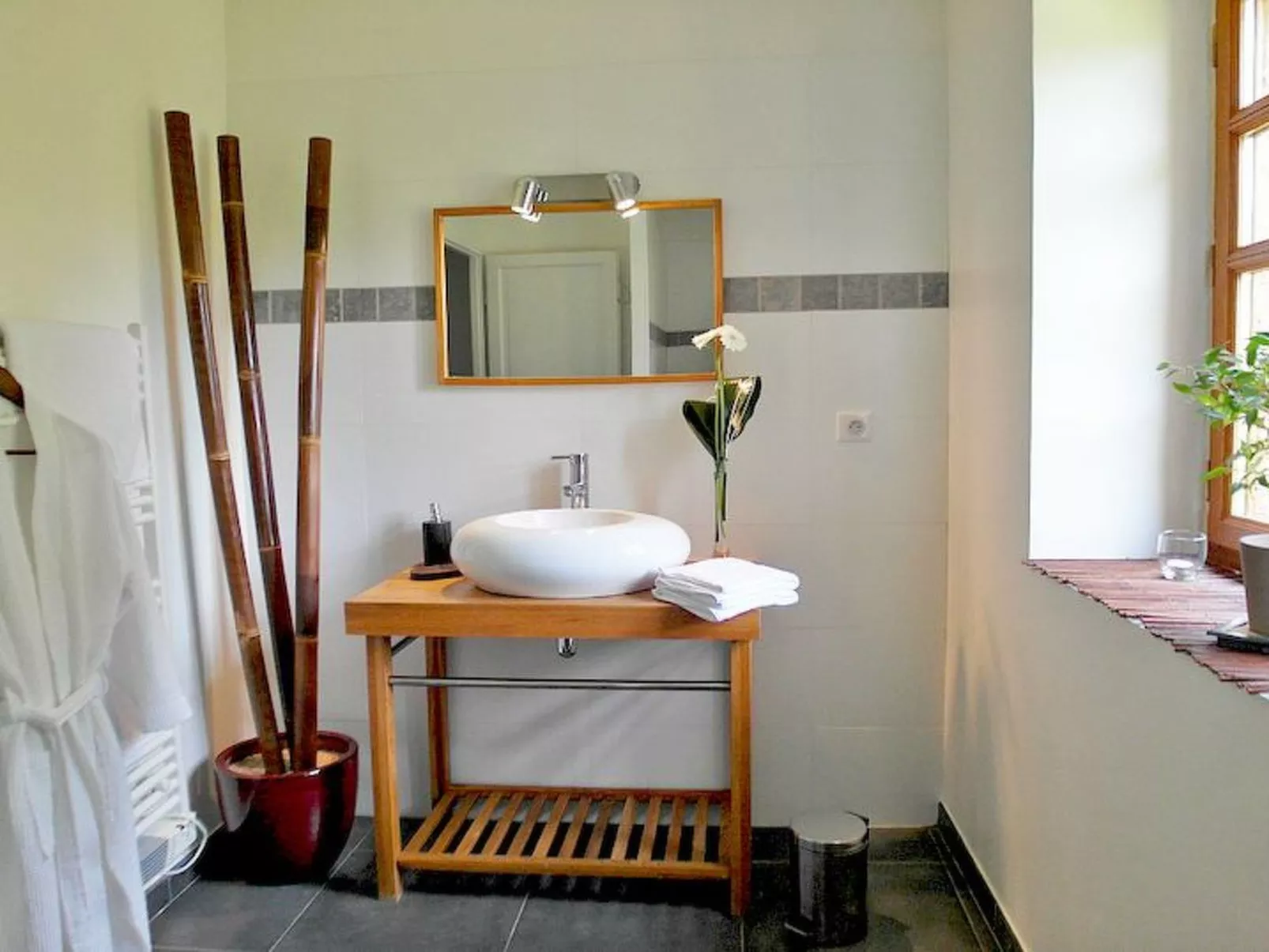 Domäne "Pavillon Mathéo" mit Infinity-Pool-Binnen