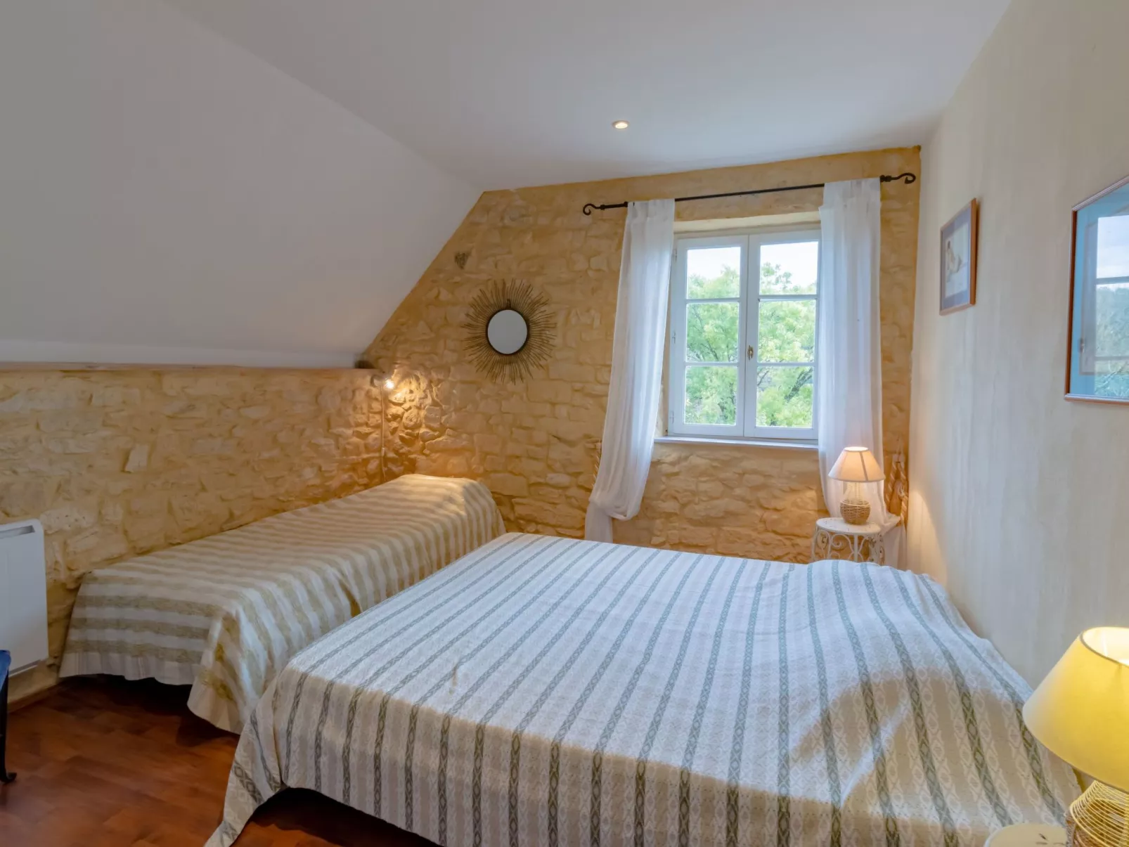 Doppelhaushälfte in einem alten Bauernhof im Périgourdine-Binnen