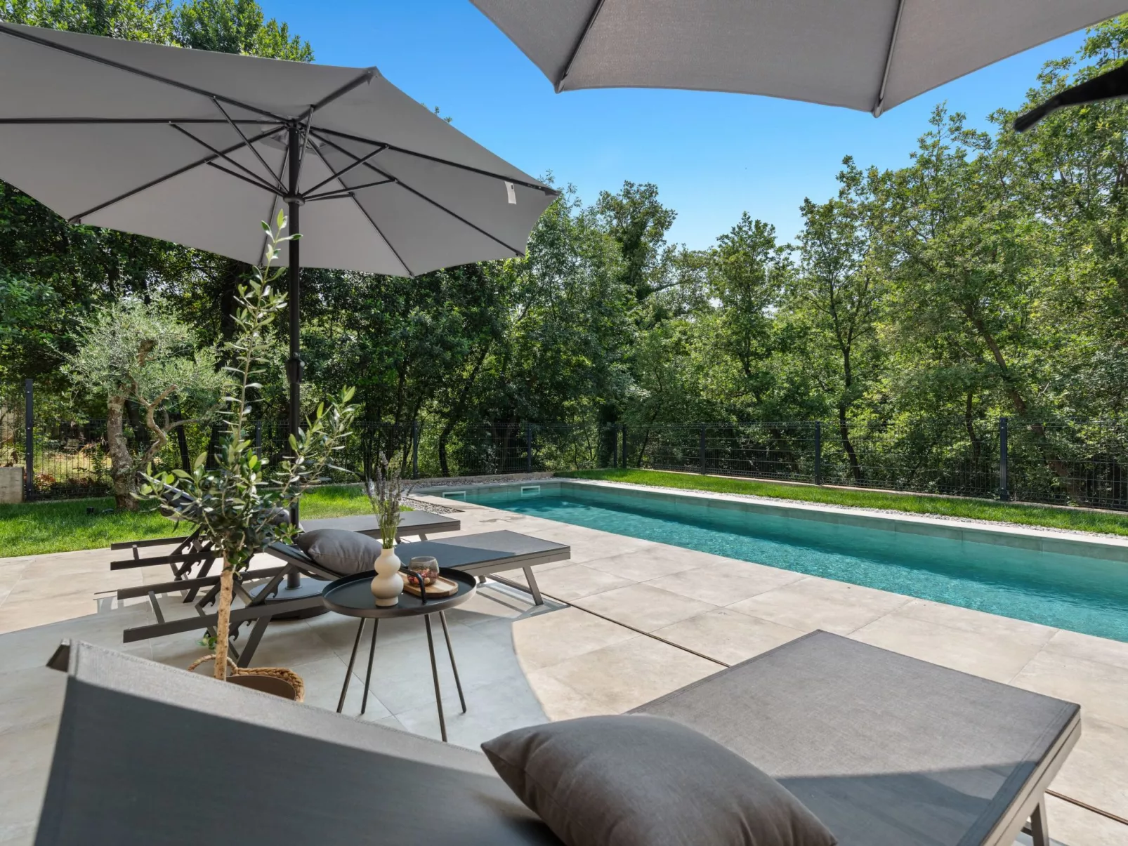 Luxuriöse Waldvilla mit beheiztem Pool in Kroatien-Buiten