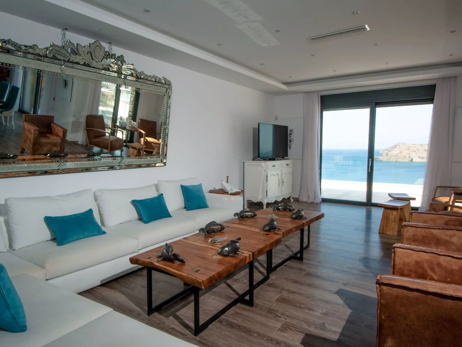 "Villa Dimitra" mit Infinity Pool-Binnen