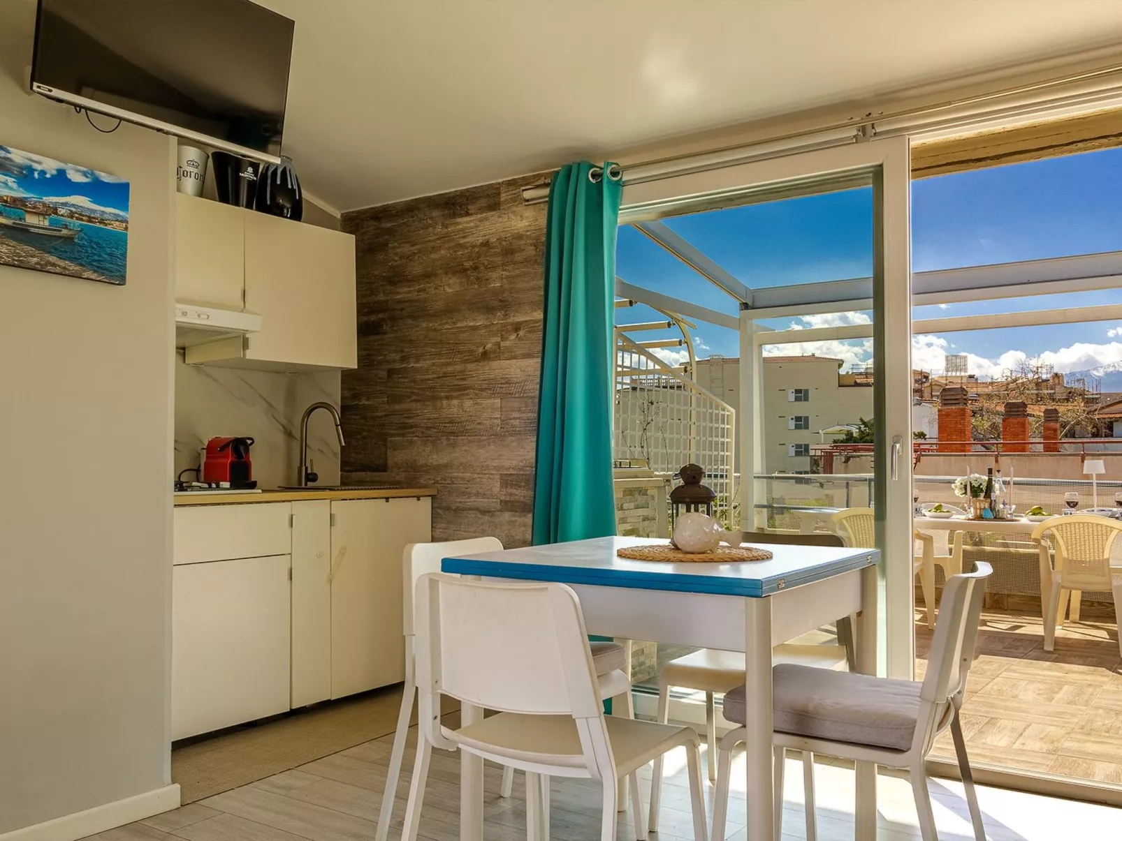 Naxos Loft Ferienwohnung mit Terrasse-Binnen