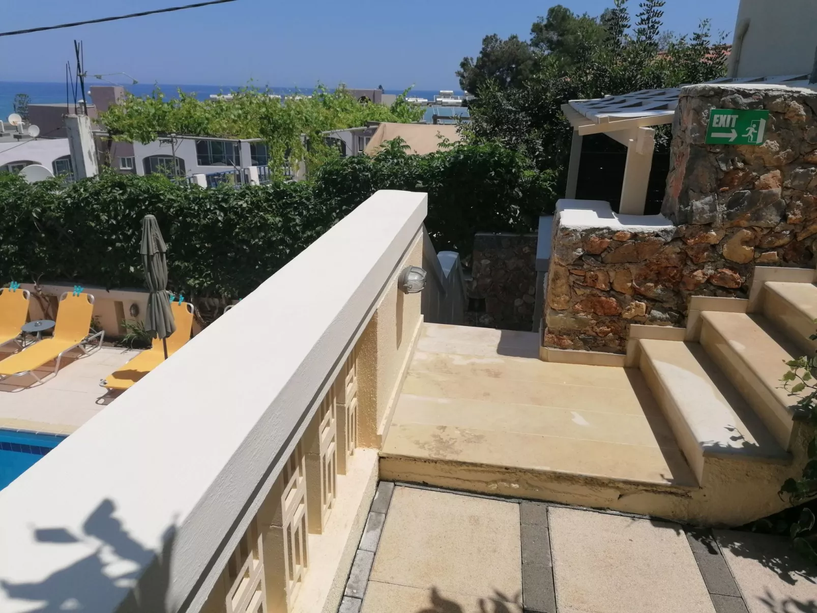 Wohnung "Zitronenbaum-Terrasse"-Buiten