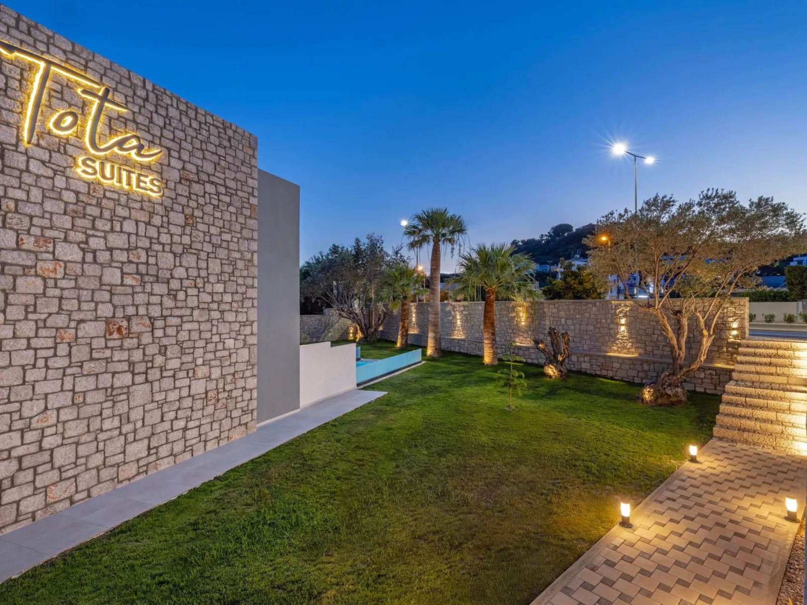 Tota Suite 2-Image-tags.info