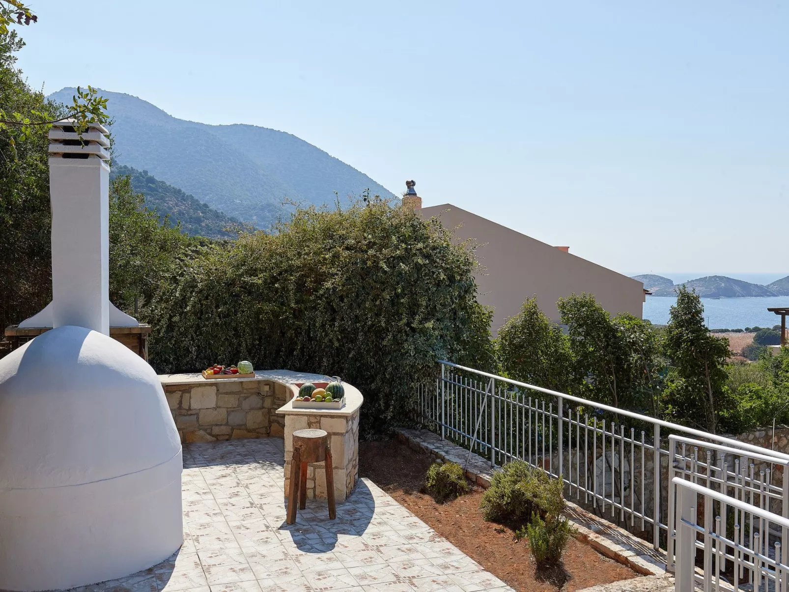 Dioni für 6 Personen und 1 Kind-Buiten