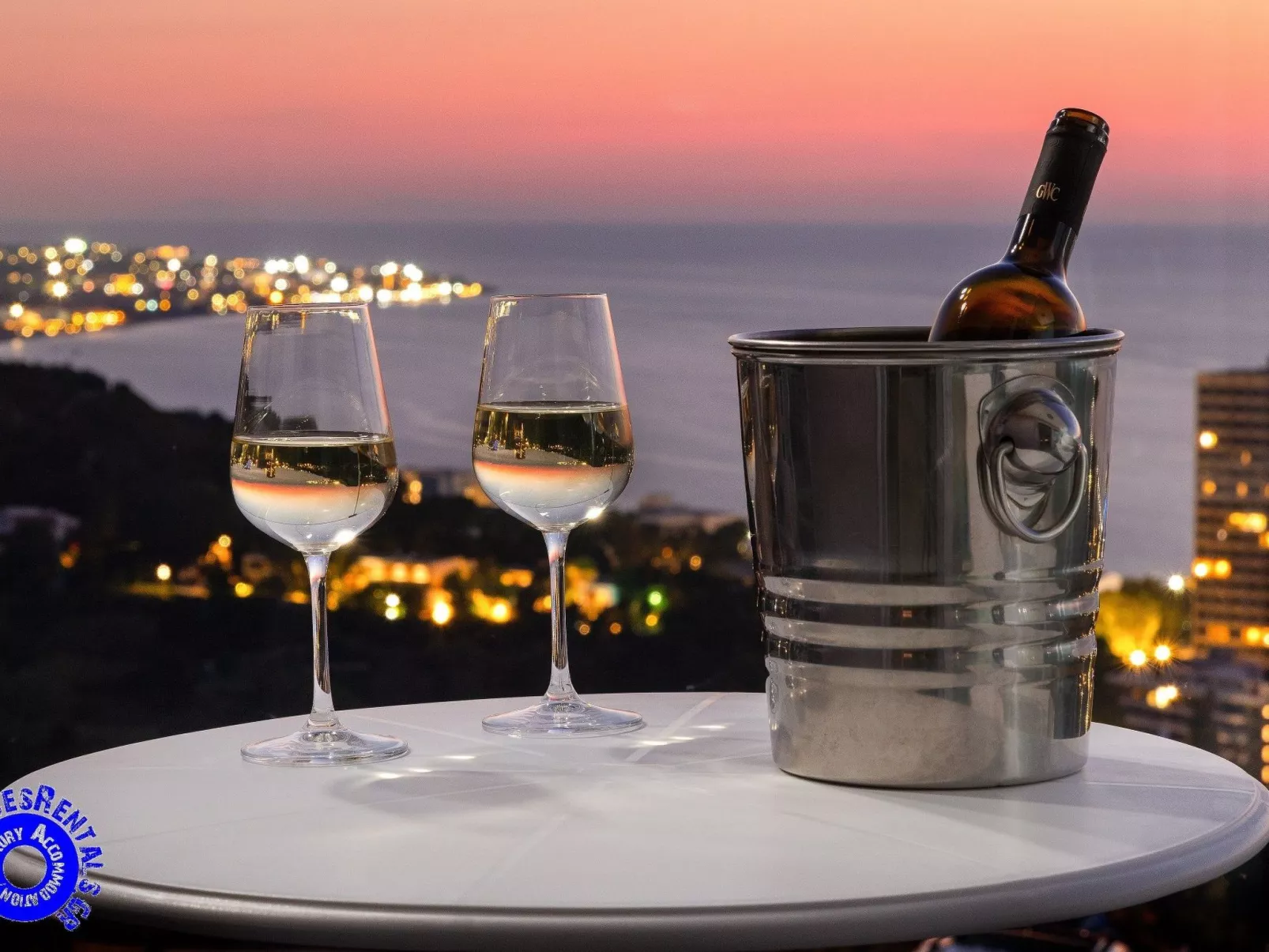 Rhodes Skyline Suites-Buiten