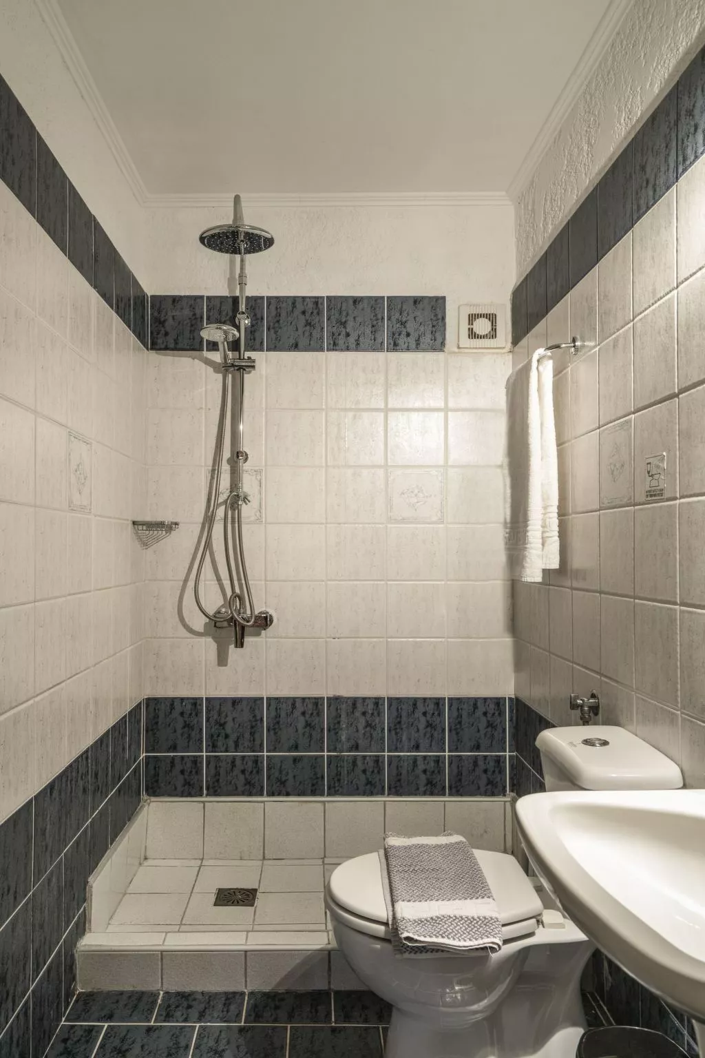 Villa am Strand mit privatem Swimmingpool und Meerblick-Image-tags.info