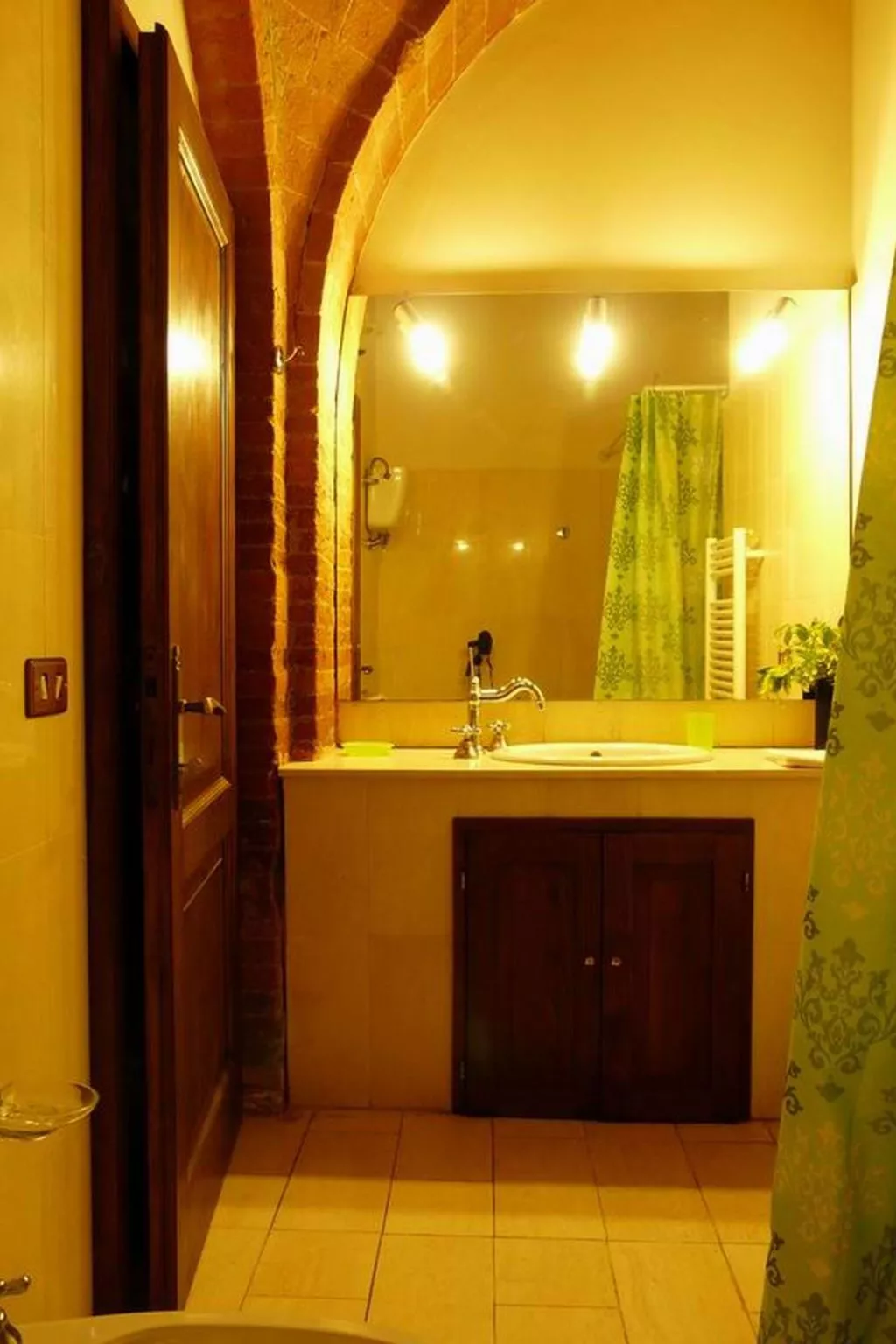 "Gelsomino casteltt"-Binnen