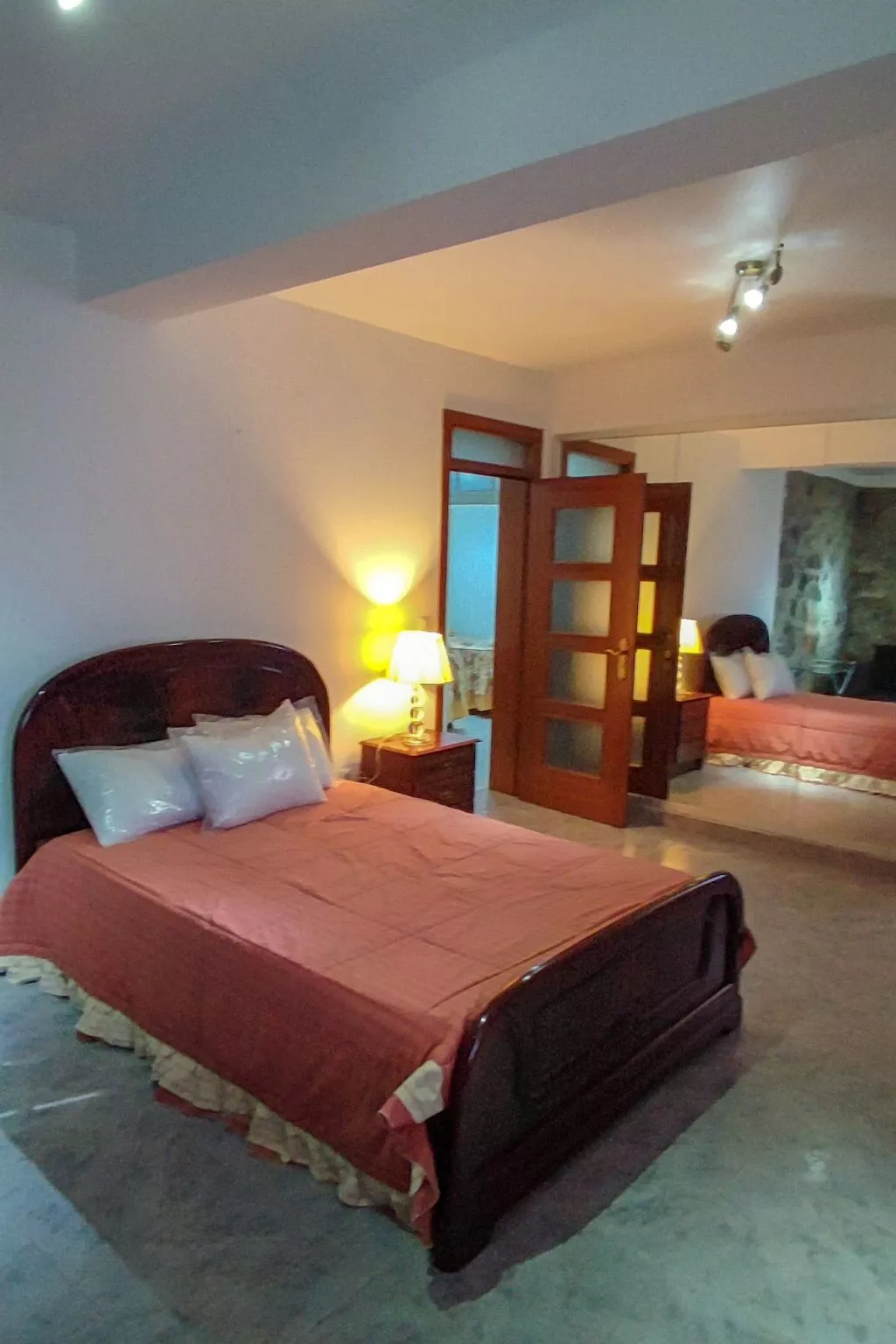 Die lustige und entspannende Wohnung mit Terrasse und Aussicht-Binnen