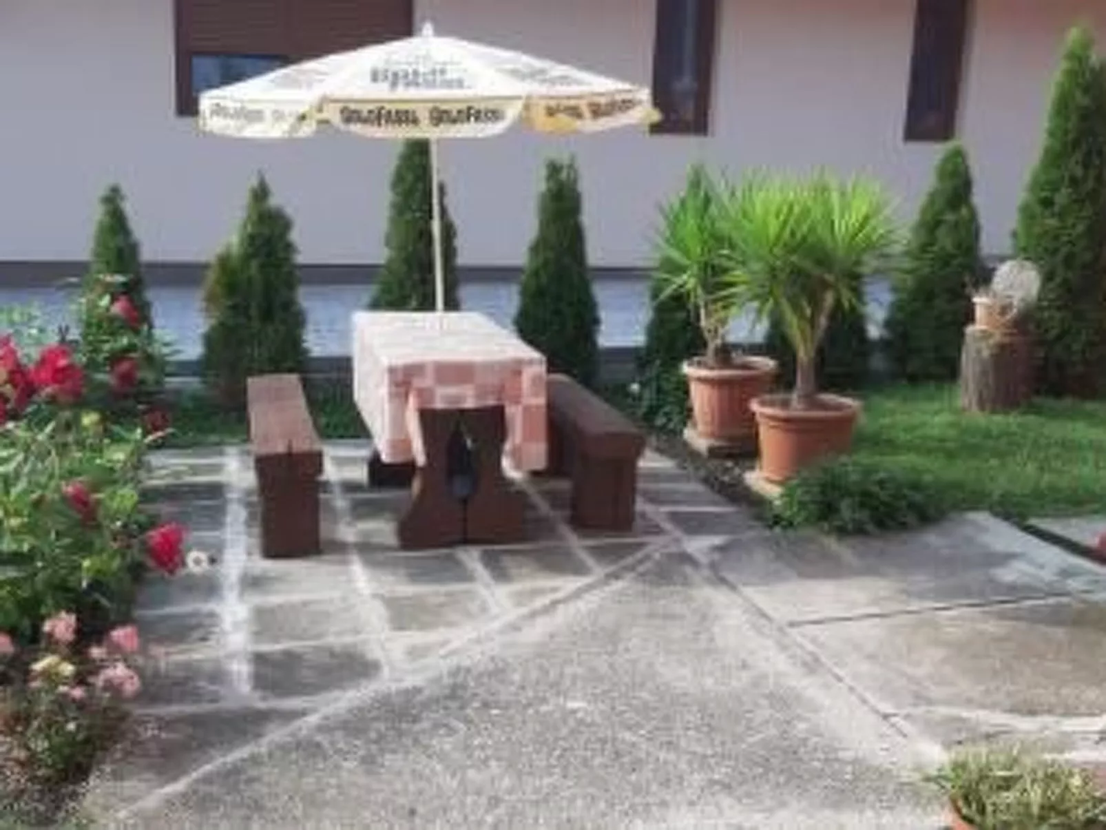 Mit Terrasse, Garten und Grill-Buiten