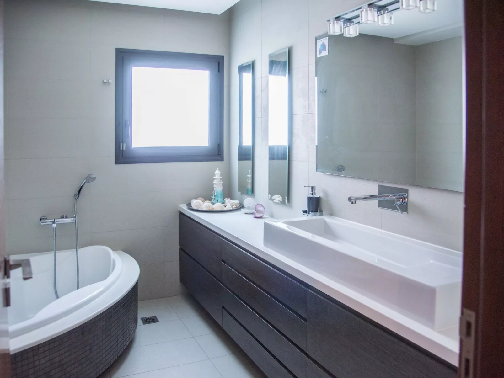 Luxuriöse Ferienvilla Elena-Binnen