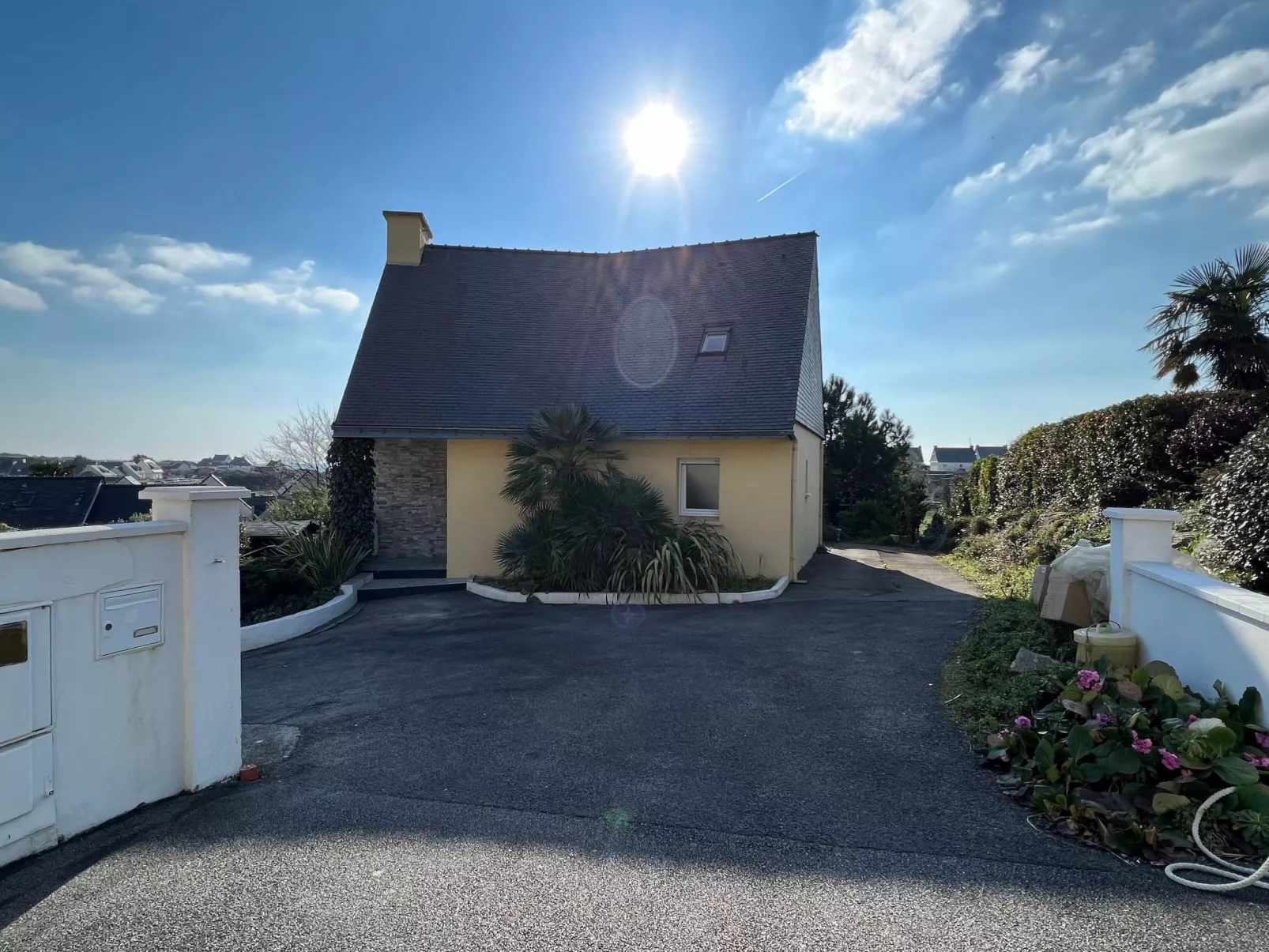 Prächtige Villa mit exotischem Garten, Strand 200m entfernt-Buiten