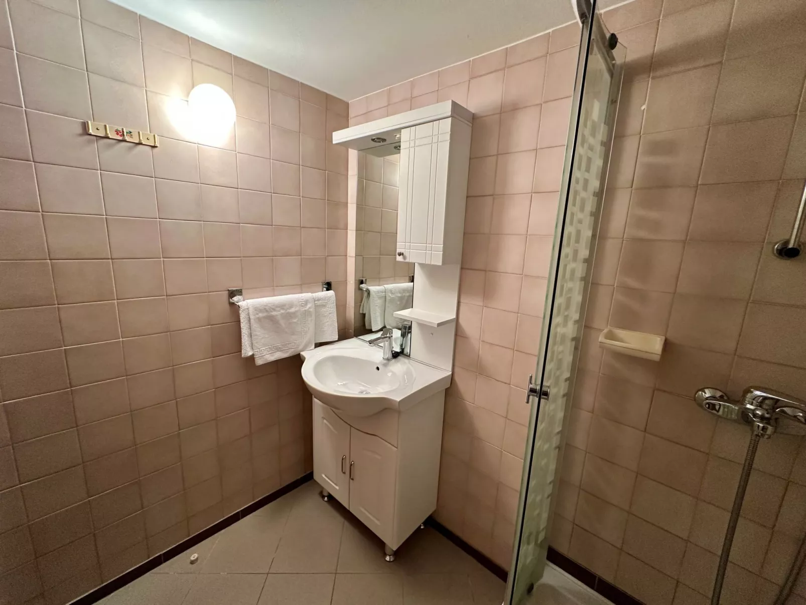 Apartment Car-Binnen