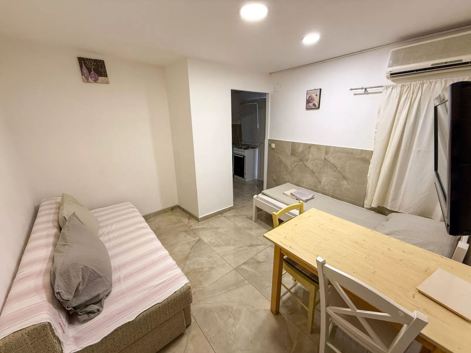 In Vodice mit Terrasse-Binnen