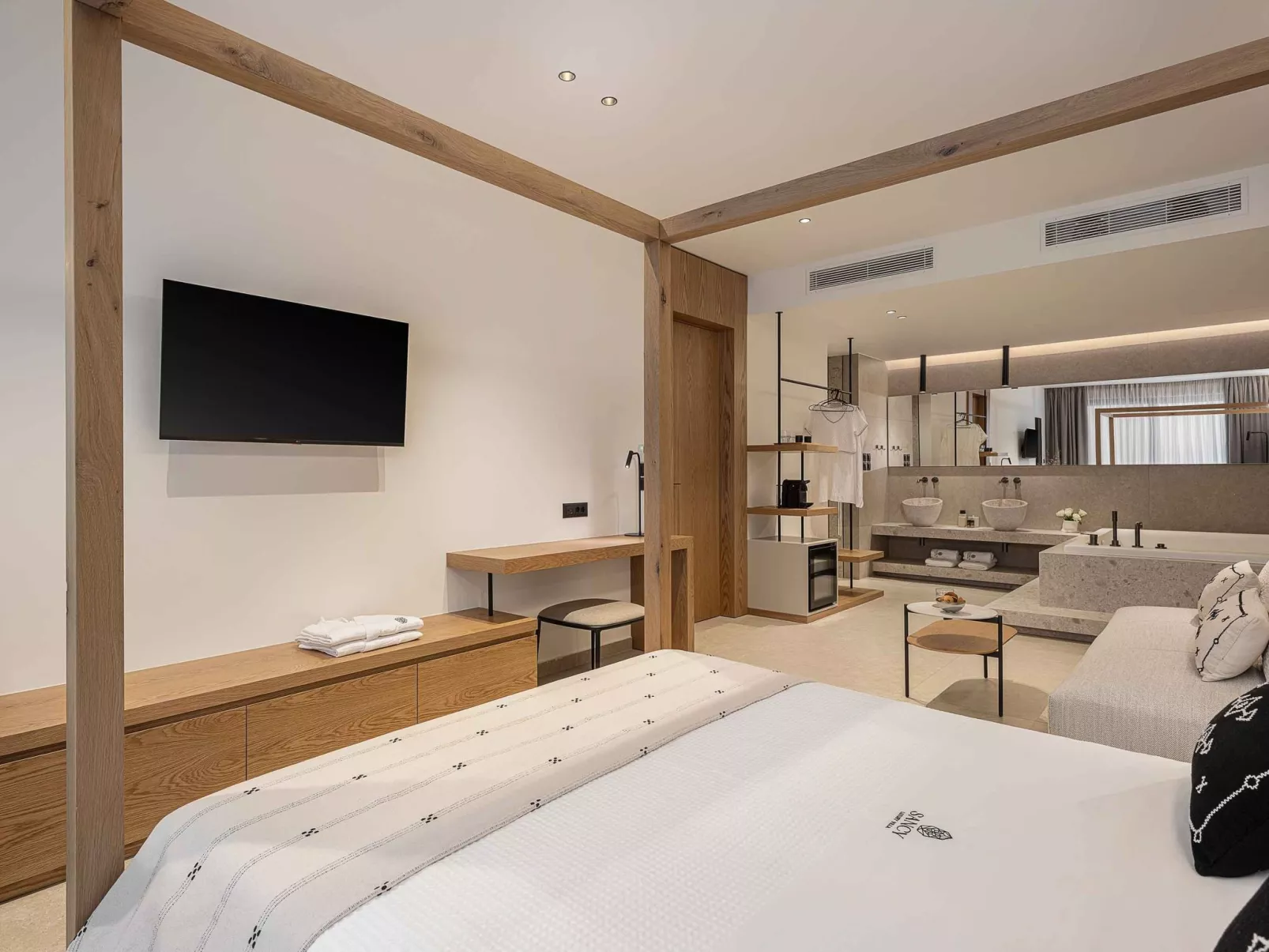 Sancy Luxury Villa-400m Strand, ''Beheizter'' Pool, Fitnessraum-Image-tags.info