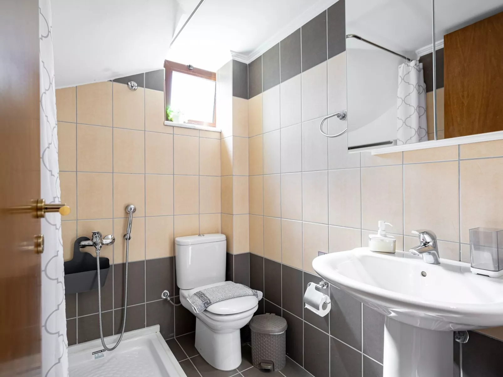 "Villa Nektar" mit privatem Pool-Binnen