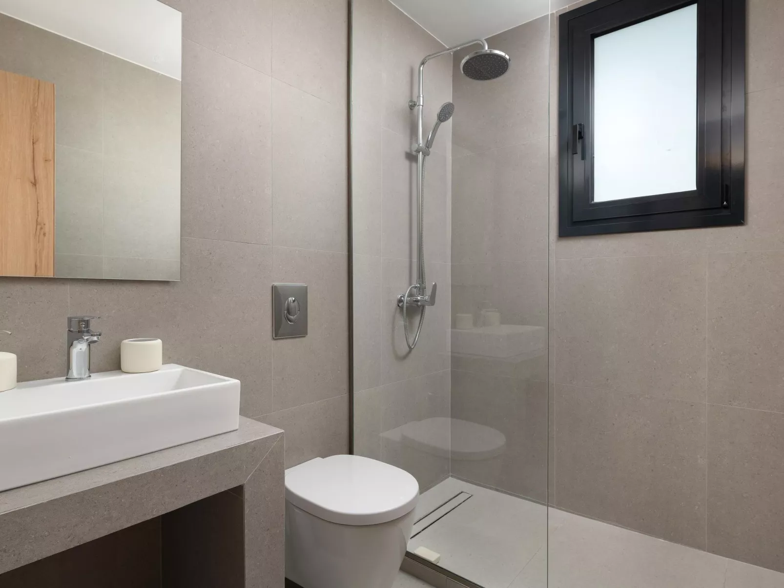 Davlakos Wohnung Rea 1-Binnen