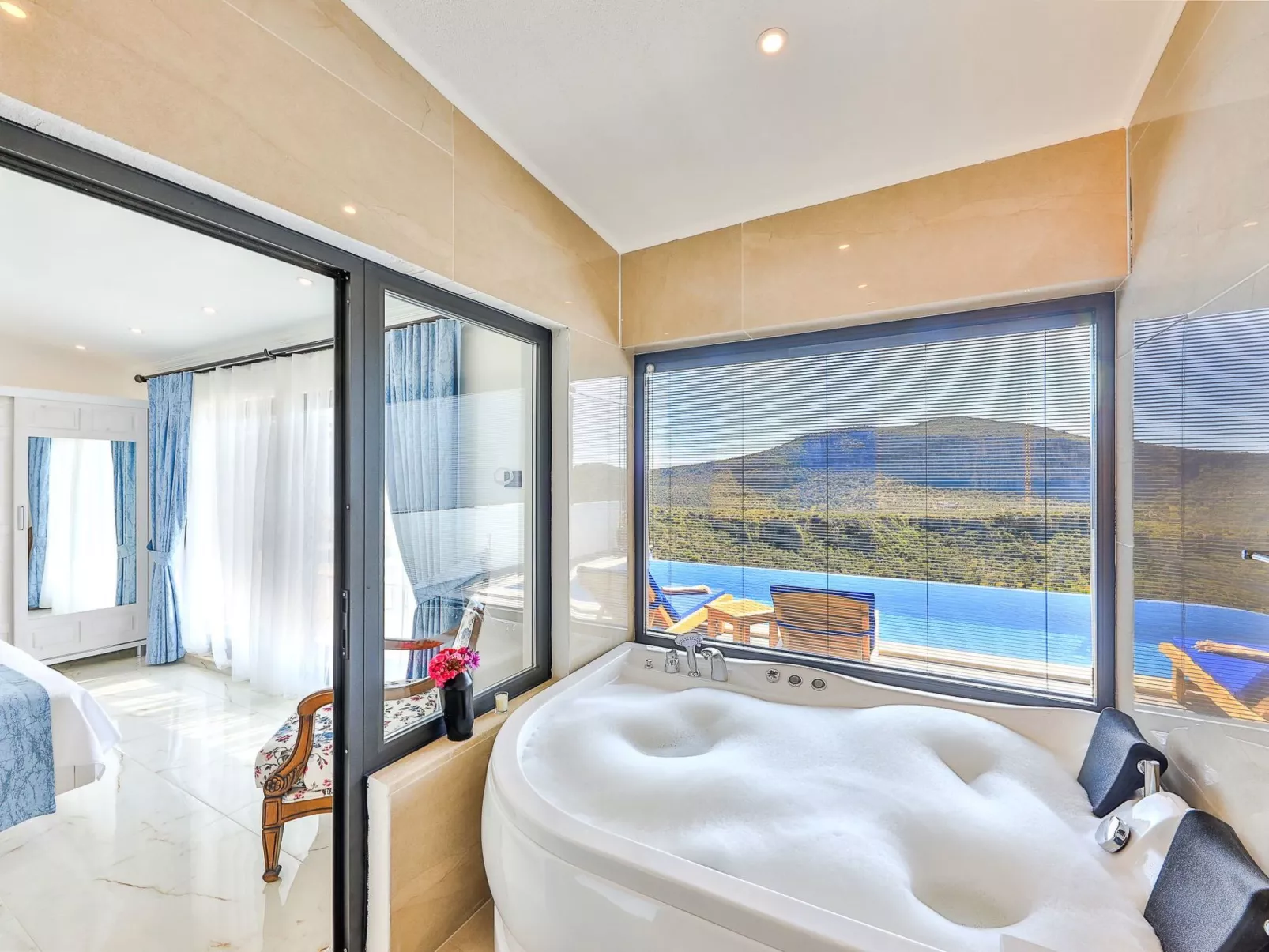 Villa Summery-Binnen