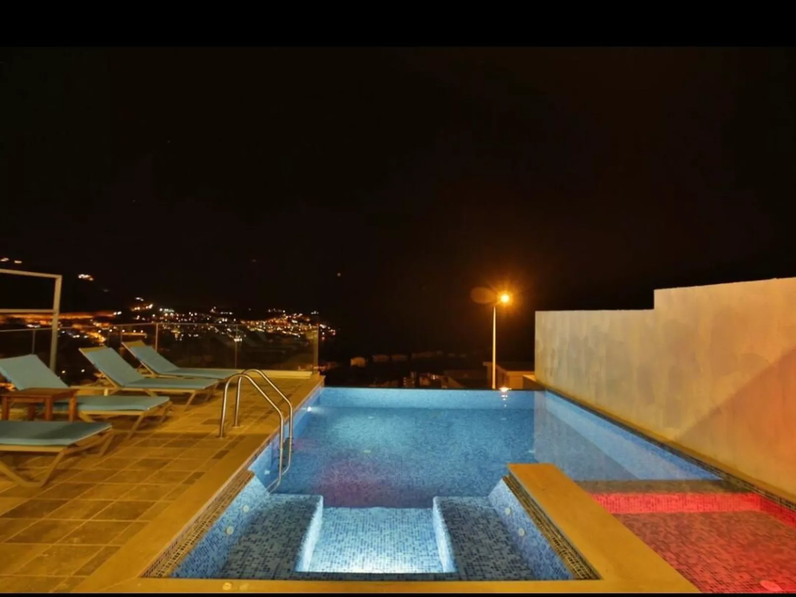 Villa Pool 2 mit Meerblick-Buiten